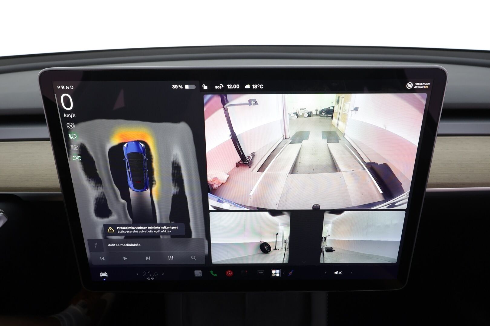 Tesla Model Y 2023 RWD - | Koukku | ILP | Lasikatto | ACC | Matrix-LED | P.Kamera | Muistipenkki | Premium Audio | Navi | Kaistavahti | Keyless | 2x Latauskaapelit | Kahdet renkaat | 1-om Suomi-auto |