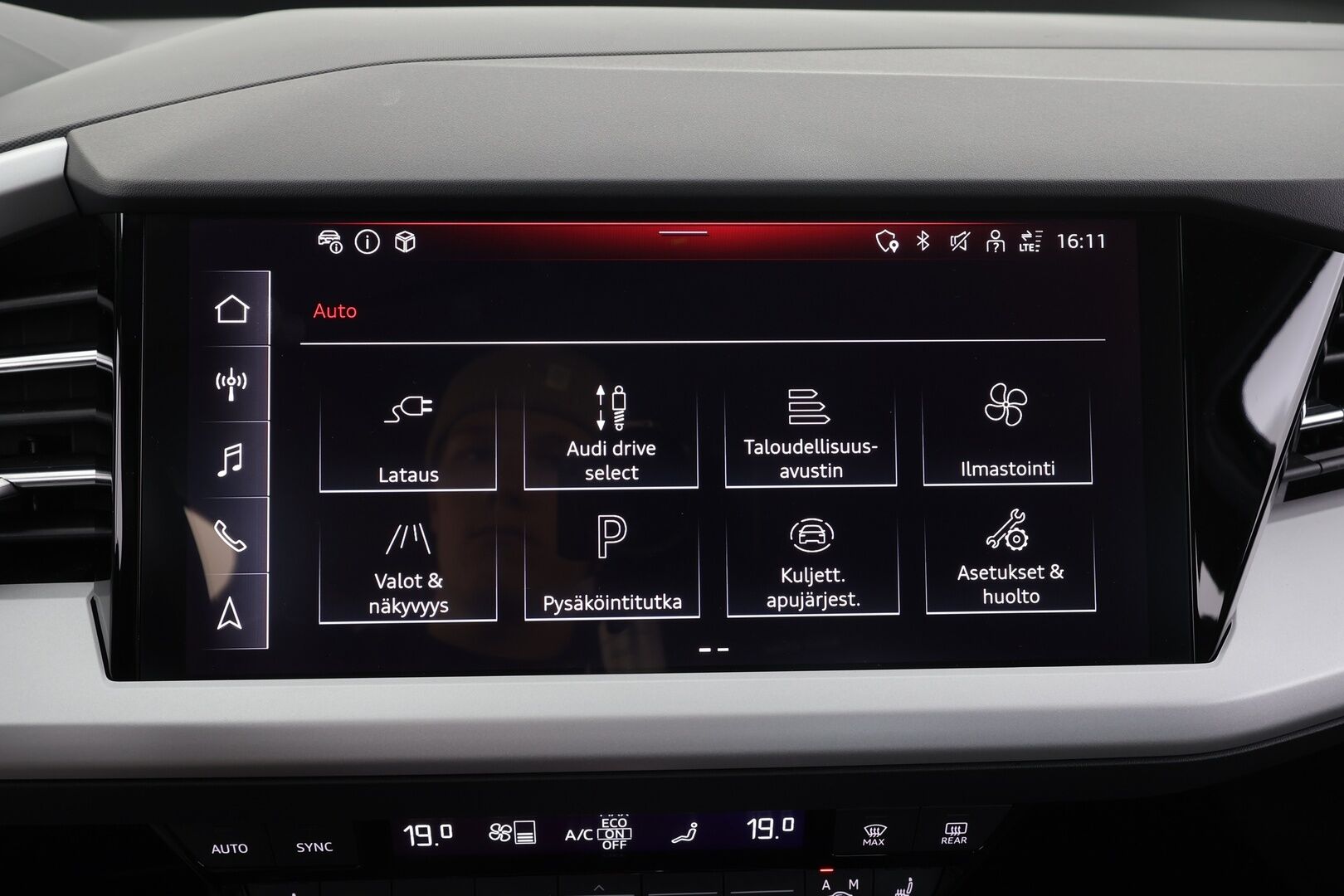 Audi Q4 e-tron 2024 45 e-tron quattro Sportback Limited * ILP / Koukku / ACC / LED / P.Kamera / Sporttipenkit / Navi / Sonos * - 1-om Suomi-auto / Akku kuntotarkastettu SoH 93,9% / 2x Latauskaapelit / Kahdet renkaat