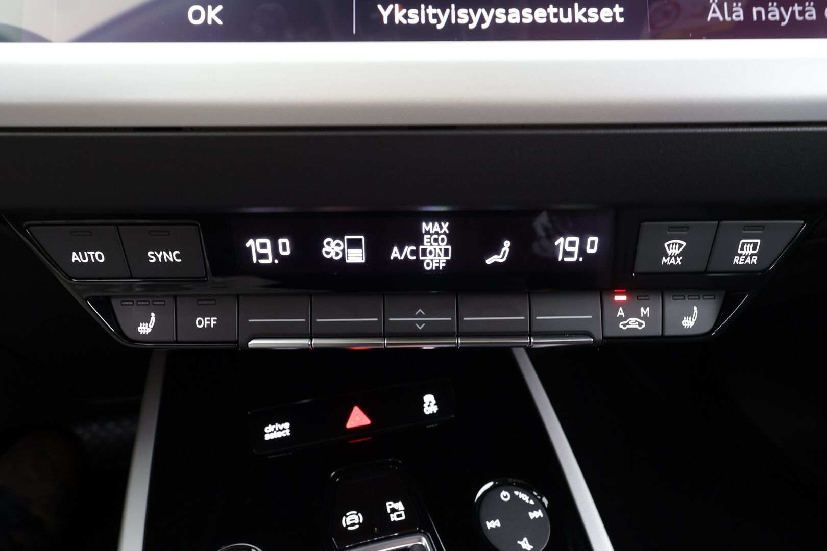 Audi Q4 e-tron 2024 45 e-tron quattro Sportback Limited * ILP / Koukku / ACC / LED / P.Kamera / Sporttipenkit / Navi / Sonos * - 1-om Suomi-auto / Akku kuntotarkastettu SoH 93,9% / 2x Latauskaapelit / Kahdet renkaat