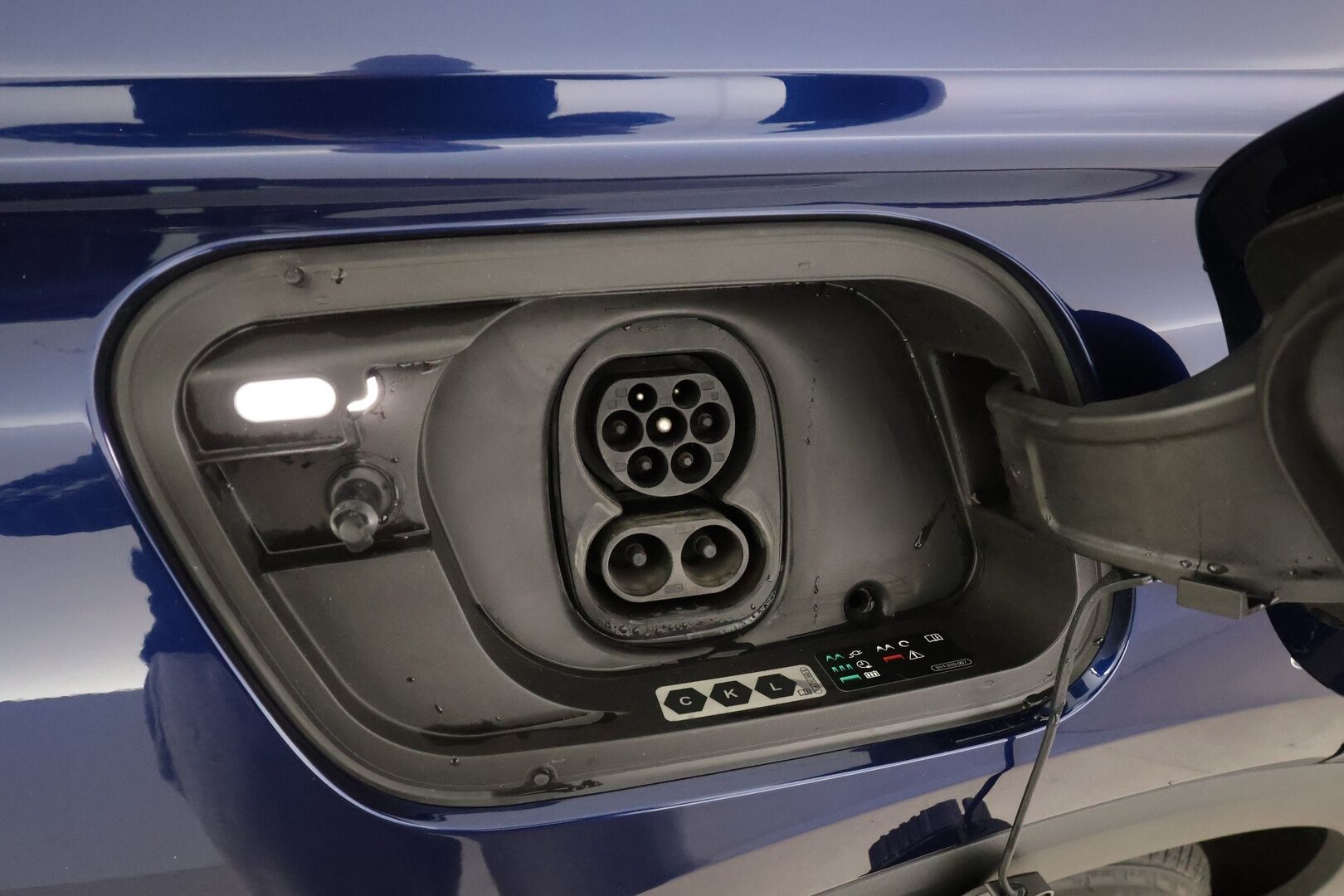 Audi Q4 e-tron 2024 45 e-tron quattro Sportback Limited * ILP / Koukku / ACC / LED / P.Kamera / Sporttipenkit / Navi / Sonos * - 1-om Suomi-auto / Akku kuntotarkastettu SoH 93,9% / 2x Latauskaapelit / Kahdet renkaat