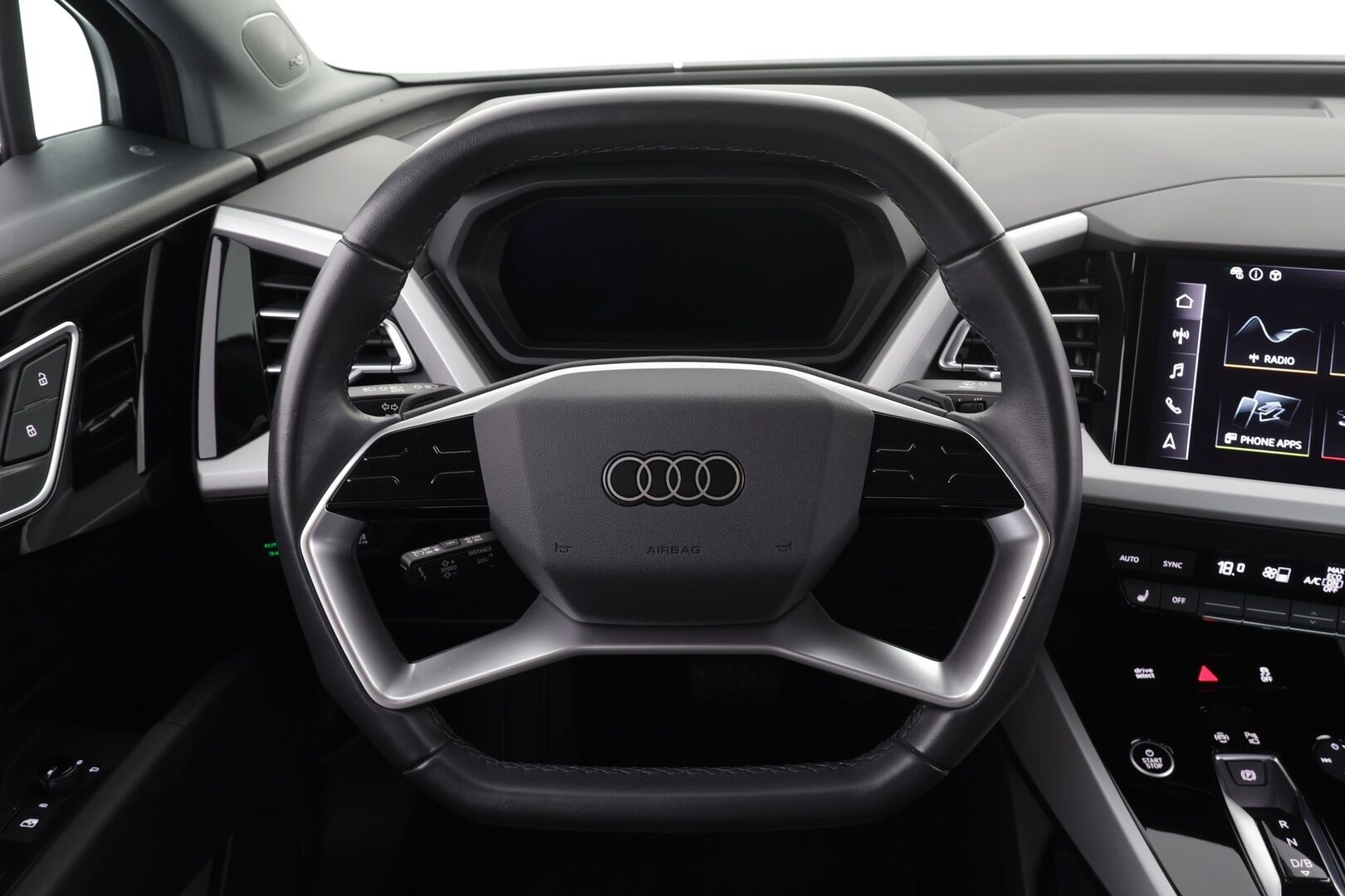 Audi Q4 e-tron 2024 45 e-tron quattro Sportback Limited * ILP / Koukku / ACC / LED / P.Kamera / Sporttipenkit / Navi / Sonos * - 1-om Suomi-auto / Akku kuntotarkastettu SoH 93,9% / 2x Latauskaapelit / Kahdet renkaat - HULLUT JOULUT KORKOTARJOUS 2,49% 