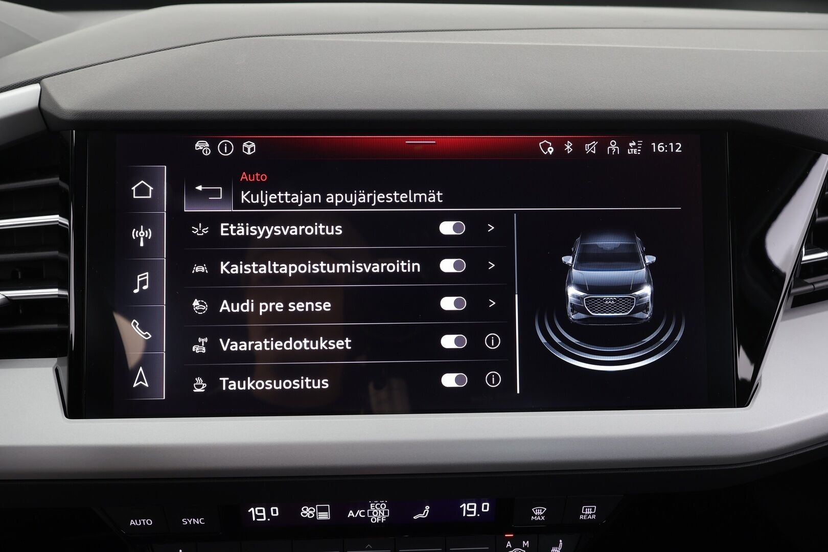 Audi Q4 e-tron 2024 45 e-tron quattro Sportback Limited * ILP / Koukku / ACC / LED / P.Kamera / Sporttipenkit / Navi / Sonos * - 1-om Suomi-auto / Akku kuntotarkastettu SoH 93,9% / 2x Latauskaapelit / Kahdet renkaat - HULLUT JOULUT KORKOTARJOUS 2,49% 