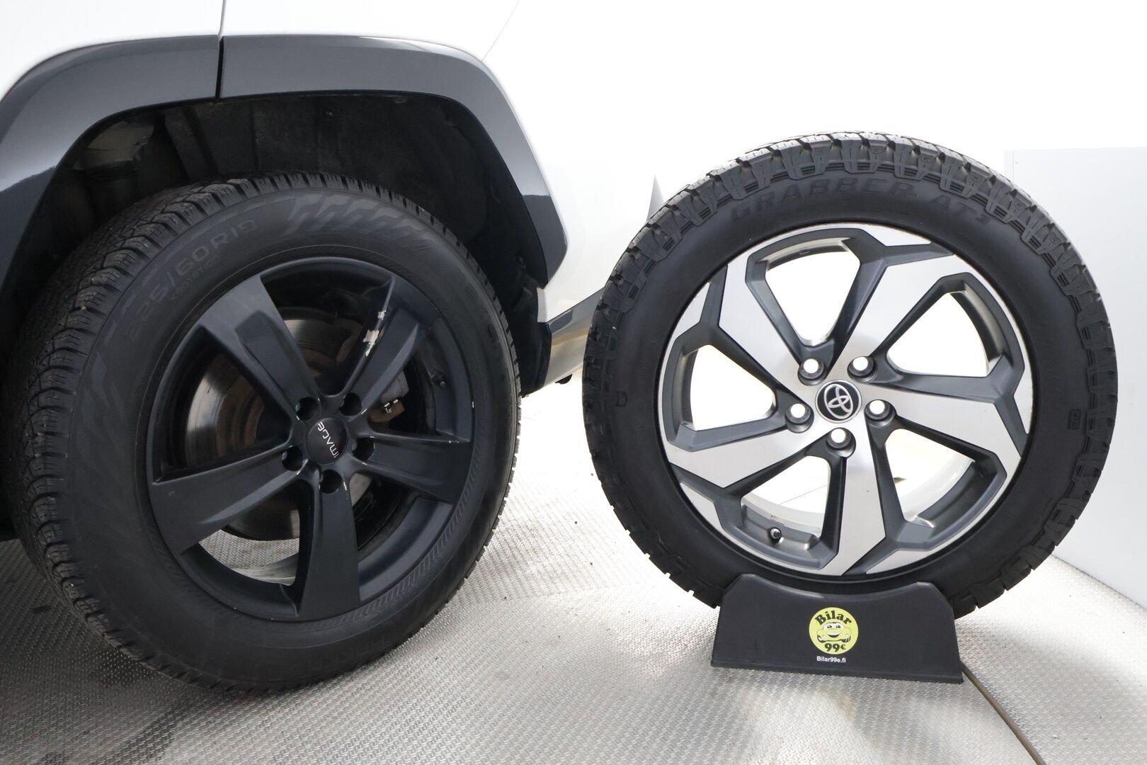 Toyota RAV4 PLUG-IN 2022 Hybrid 2,5 AWD-i Active Business * Adapt.Vakkari / Vetokoukku / Peruutuskamera / Keyless / Lohko & Sisäpistoke / LED - Adapt.LED / Merkkihuollot / Juuri saapunut Tampereelle!