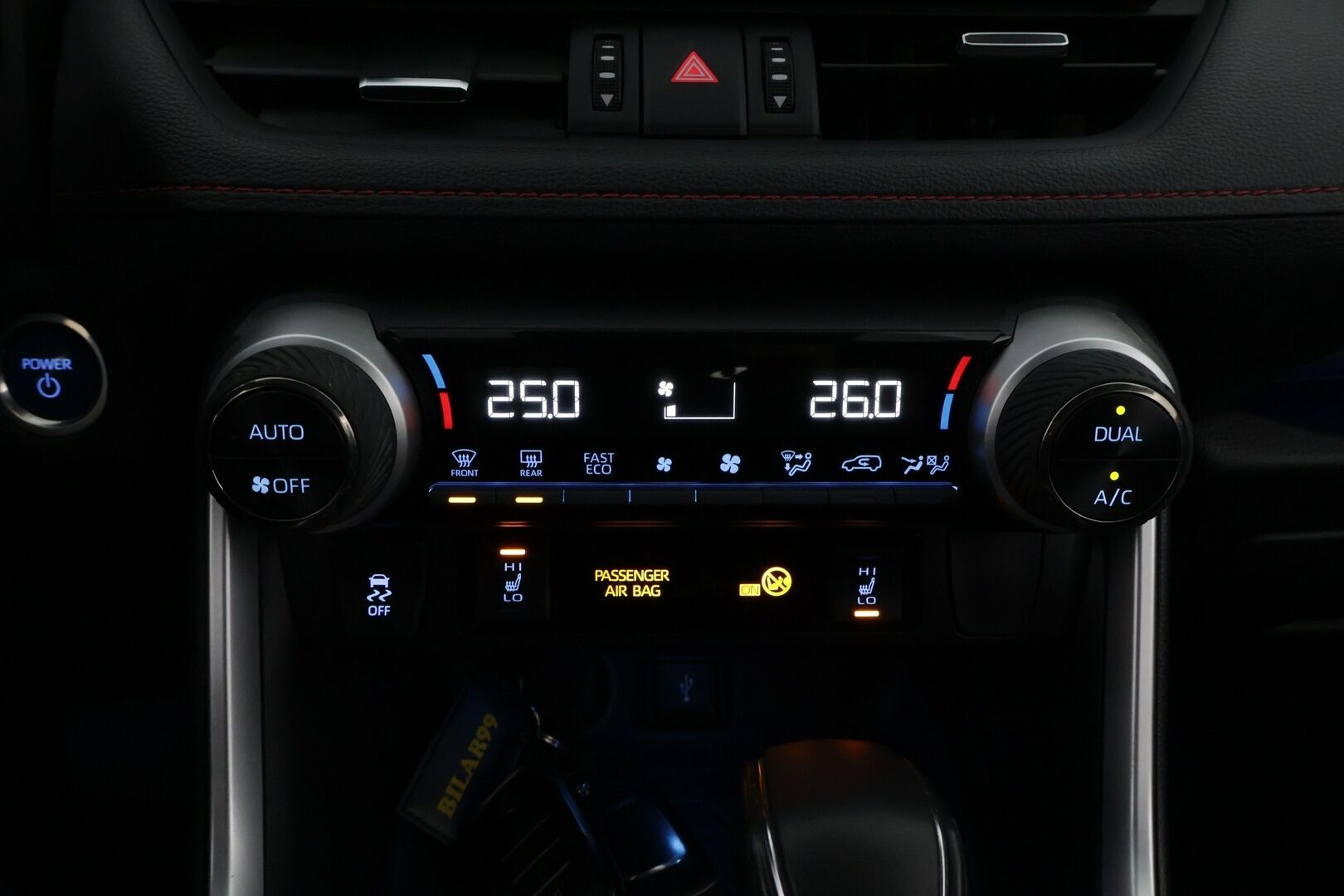 Toyota RAV4 PLUG-IN 2022 Hybrid 2,5 AWD-i Active Business * Adapt.Vakkari / Vetokoukku / Peruutuskamera / Keyless / Lohko & Sisäpistoke / LED - Adapt.LED / Merkkihuollot / Juuri saapunut Tampereelle!