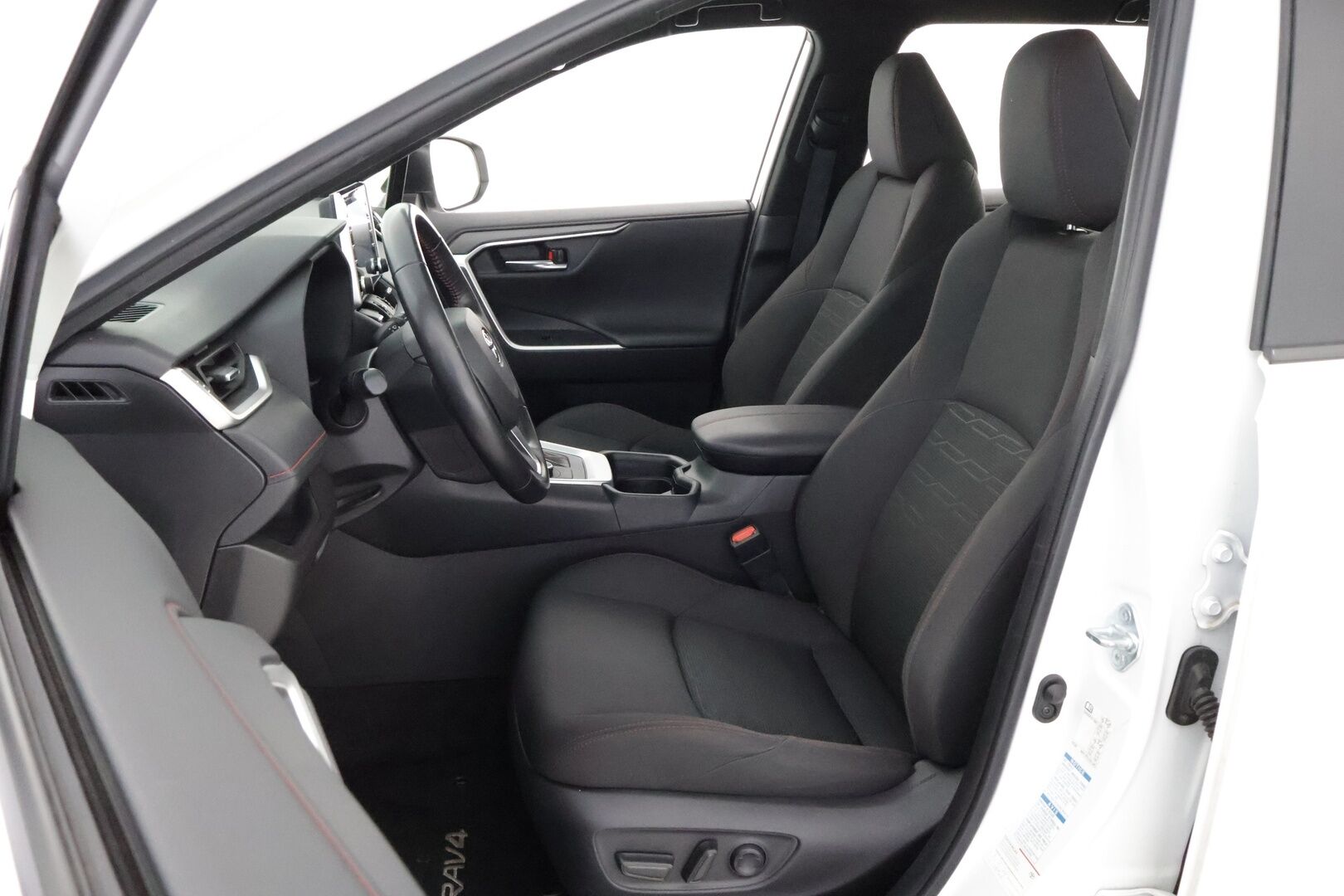 Toyota RAV4 PLUG-IN 2022 Hybrid 2,5 AWD-i Active Business * Adapt.Vakkari / Vetokoukku / Peruutuskamera / Keyless / Lohko & Sisäpistoke / LED - Adapt.LED / Merkkihuollot / Juuri saapunut Tampereelle!