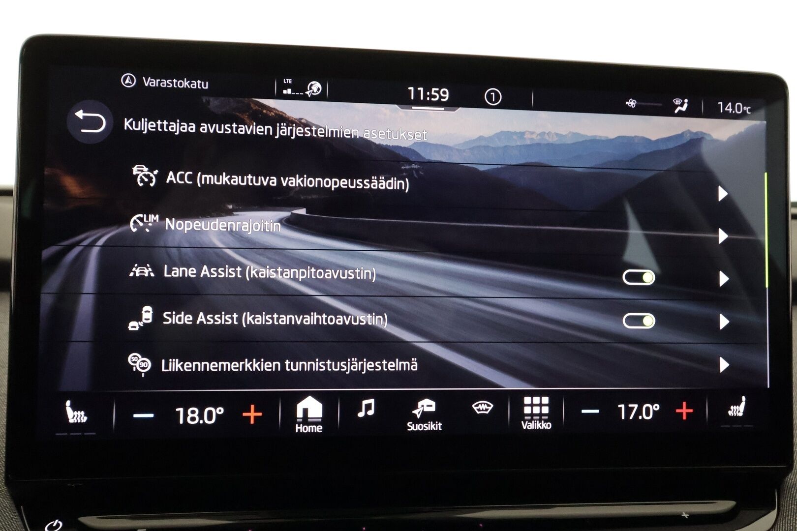 Skoda Enyaq 2023 80x 4x4 iV - | ACC | ILP | Muistipenkki | Matrix-LED | P.kamera | Puolinahat | Keyless | Travel Assist | Side Assist | 1-om suomiauto | 2x renkaat aluin | ALV | 