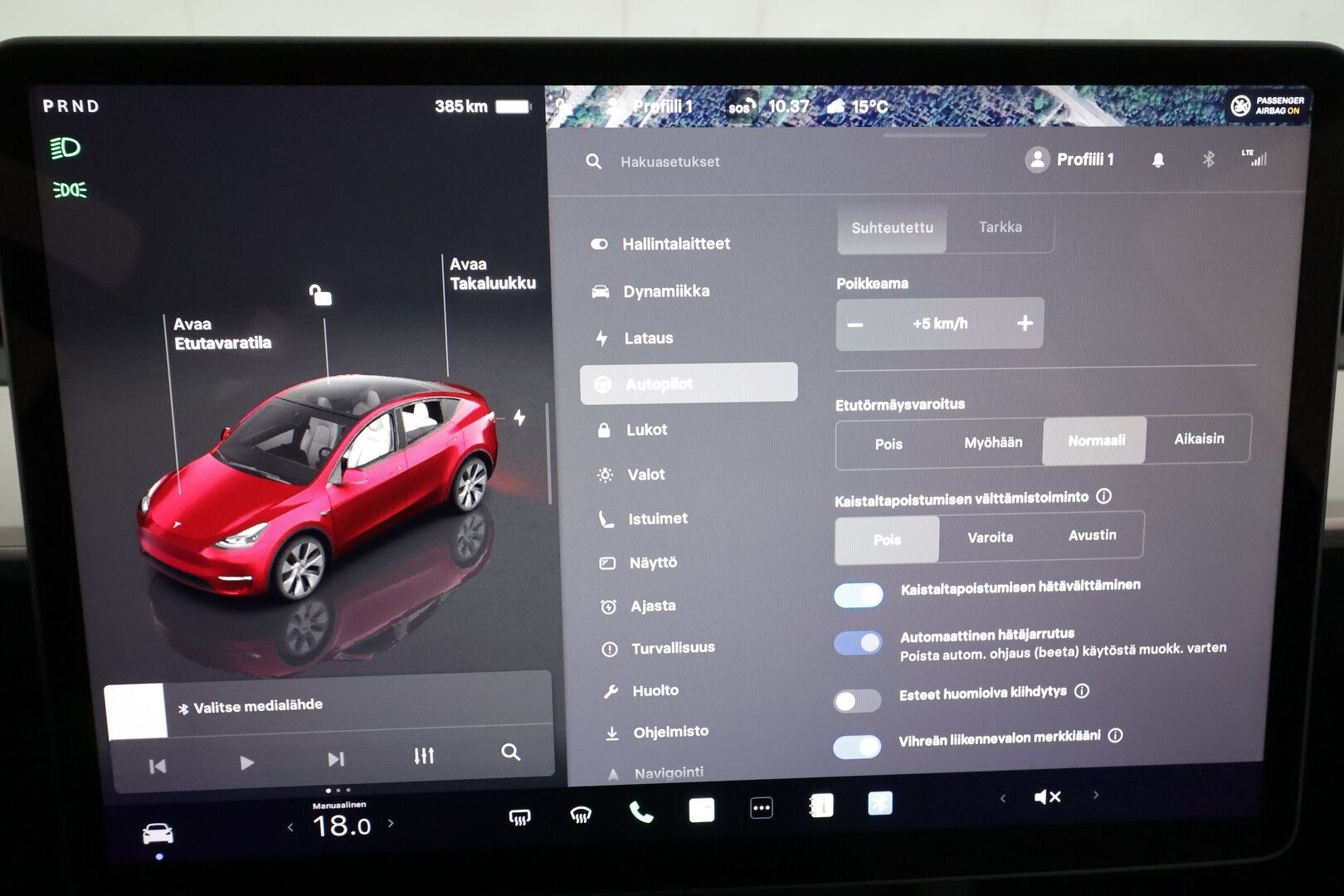 Tesla Model Y 2023 RWD *Cherry Red / Valkoinen sisusta / Koukku / Matrix LED / Lasikatto / AMD Ryzen / Autopilot* - 1. Omisteinen Suomi-Auto!