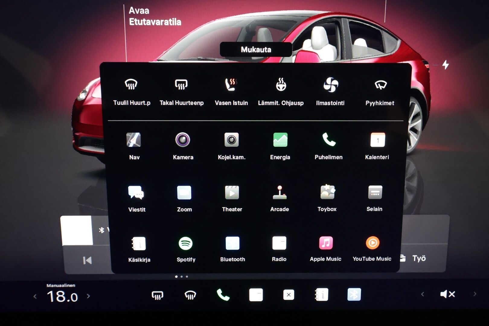 Tesla Model Y 2023 RWD *Cherry Red / Valkoinen sisusta / Koukku / Matrix LED / Lasikatto / AMD Ryzen / Autopilot* - 1. Omisteinen Suomi-Auto!