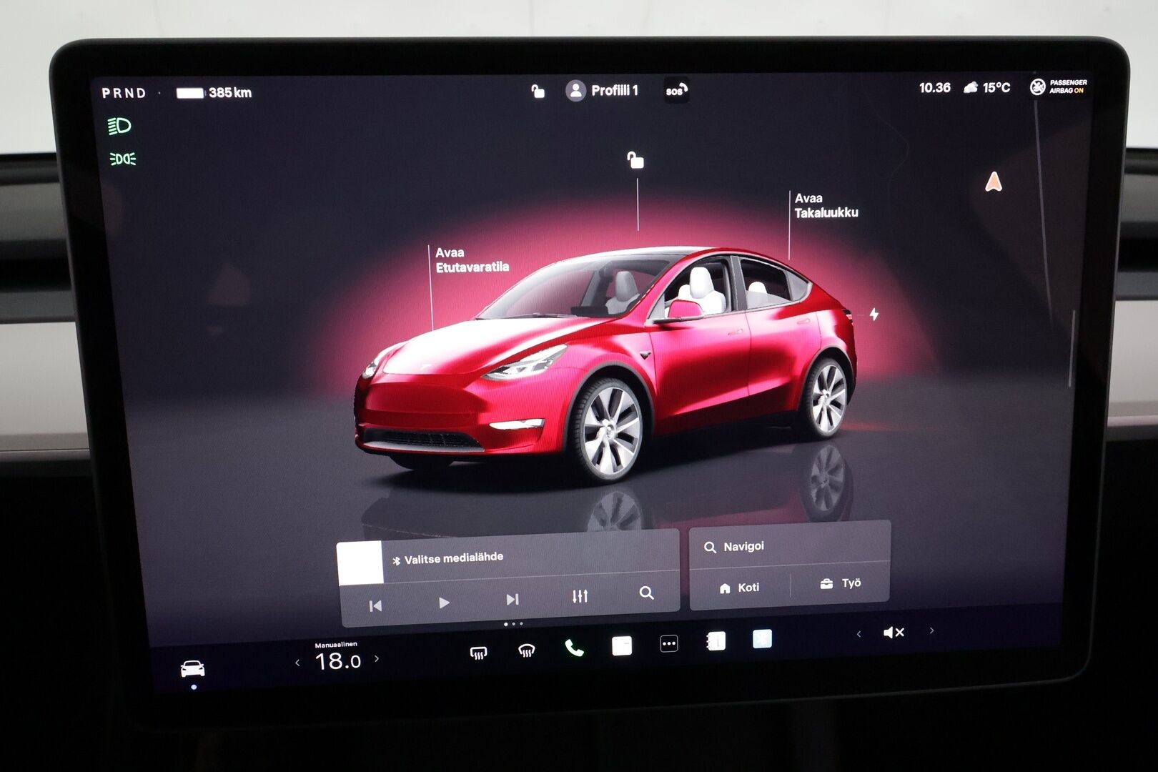 Tesla Model Y 2023 RWD *Cherry Red / Valkoinen sisusta / Koukku / Matrix LED / Lasikatto / AMD Ryzen / Autopilot* - 1. Omisteinen Suomi-Auto!