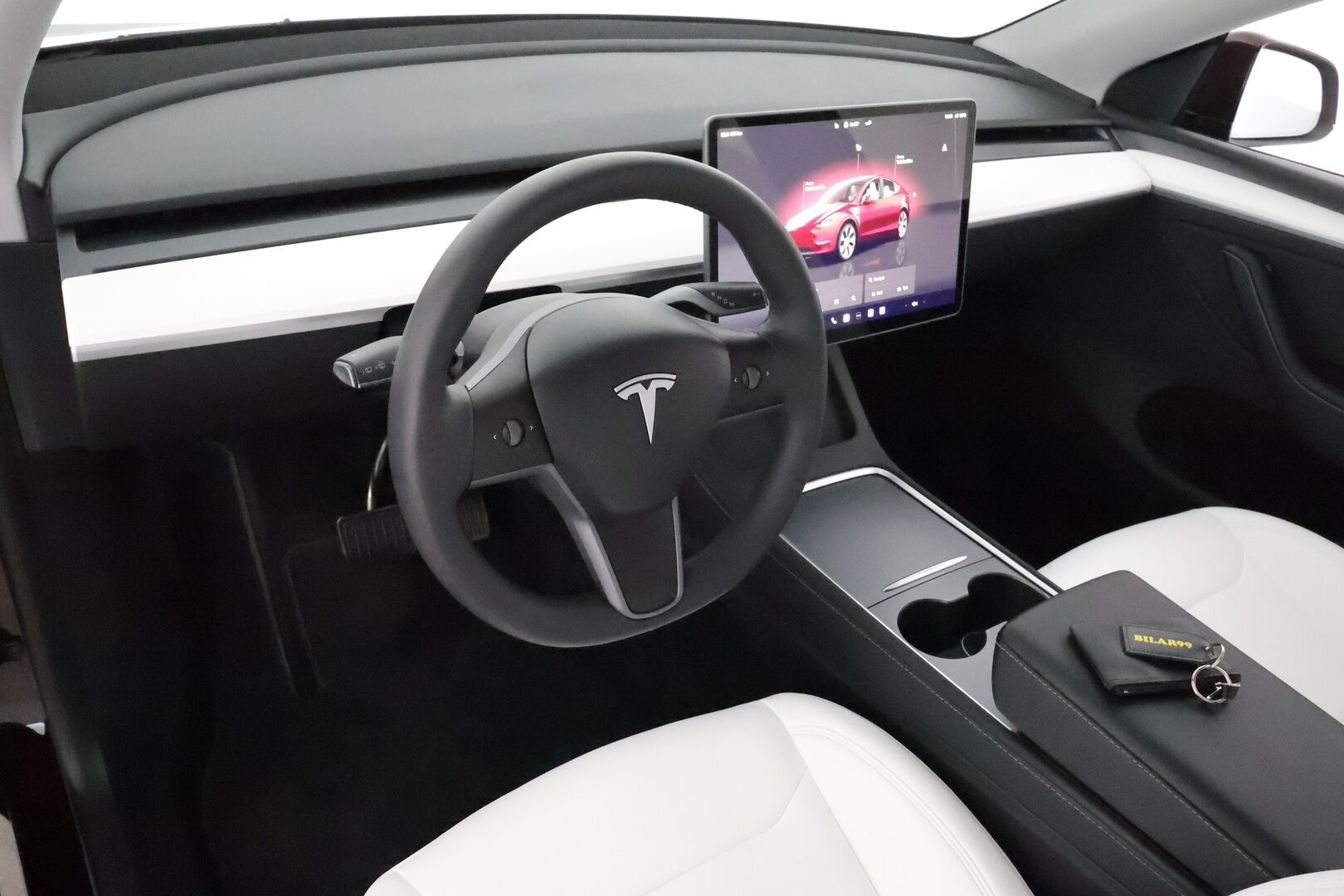 Tesla Model Y 2023 RWD *Cherry Red / Valkoinen sisusta / Koukku / Matrix LED / Lasikatto / AMD Ryzen / Autopilot* - 1. Omisteinen Suomi-Auto!