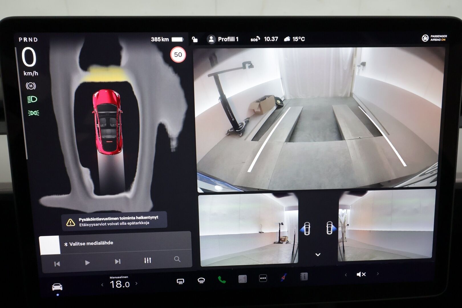 Tesla Model Y 2023 RWD *Cherry Red / Valkoinen sisusta / Koukku / Matrix LED / Lasikatto / AMD Ryzen / Autopilot* - 1. Omisteinen Suomi-Auto!