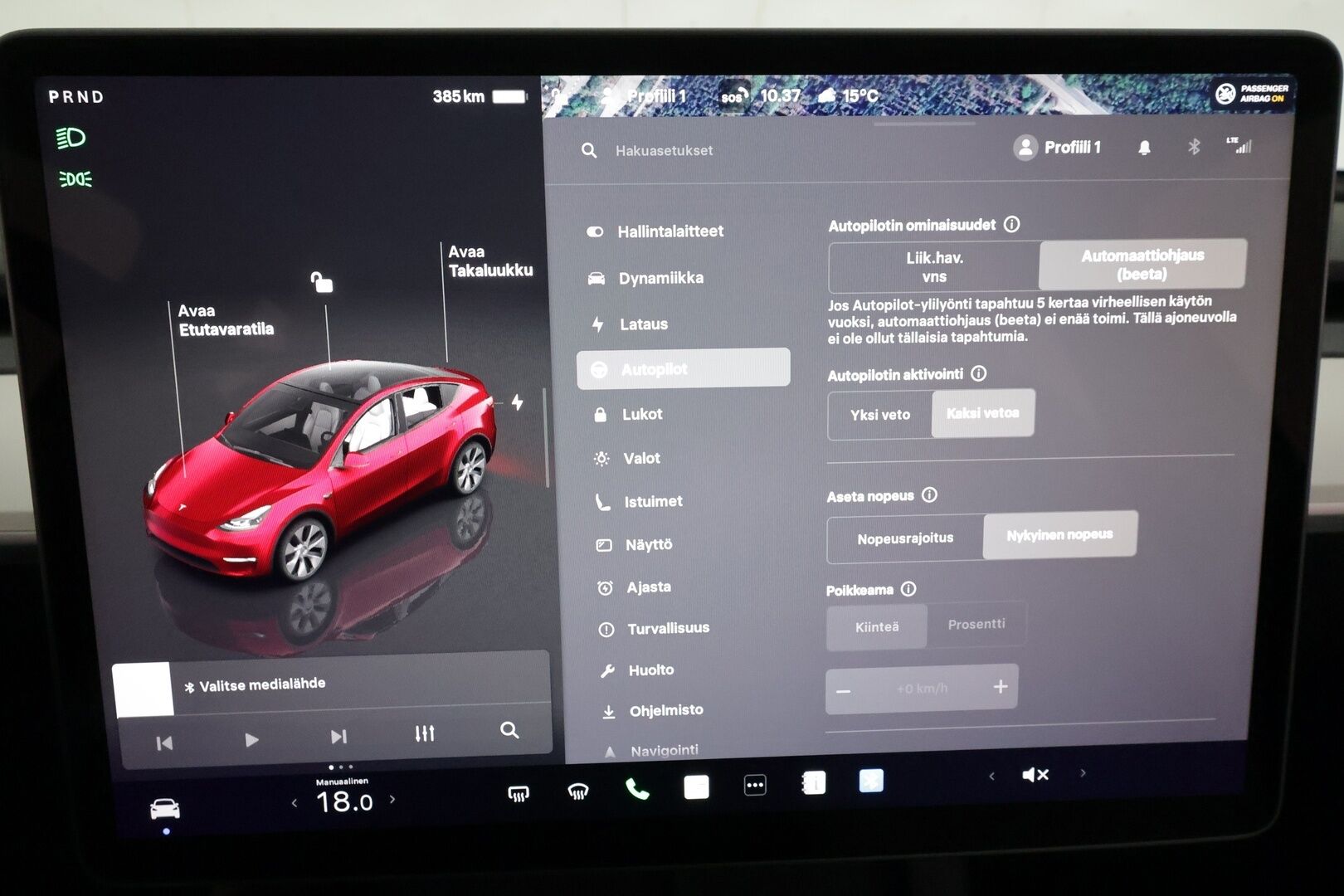 Tesla Model Y 2023 RWD *Cherry Red / Valkoinen sisusta / Koukku / Matrix LED / Lasikatto / AMD Ryzen / Autopilot* - 1. Omisteinen Suomi-Auto!