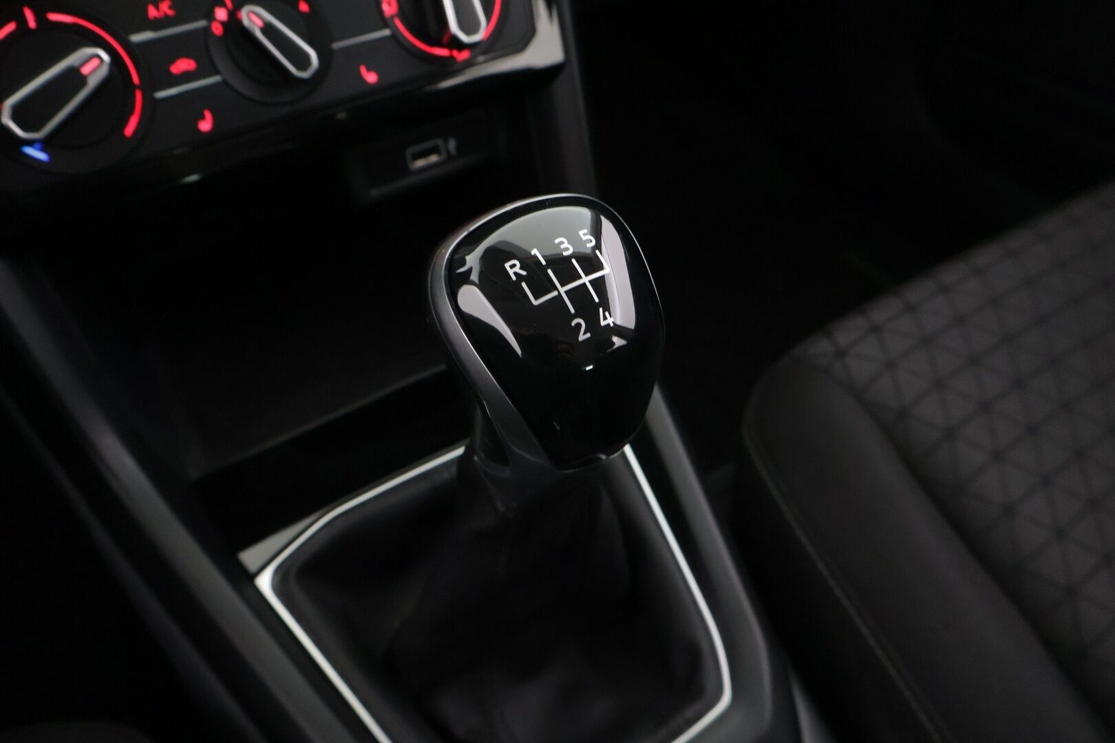 Volkswagen T-Cross 2019 Style 1,0 TSI 70 kW (95 hv) - Tutkat / Lohko / Bliss / Kaistavahti / 2x vanteet*