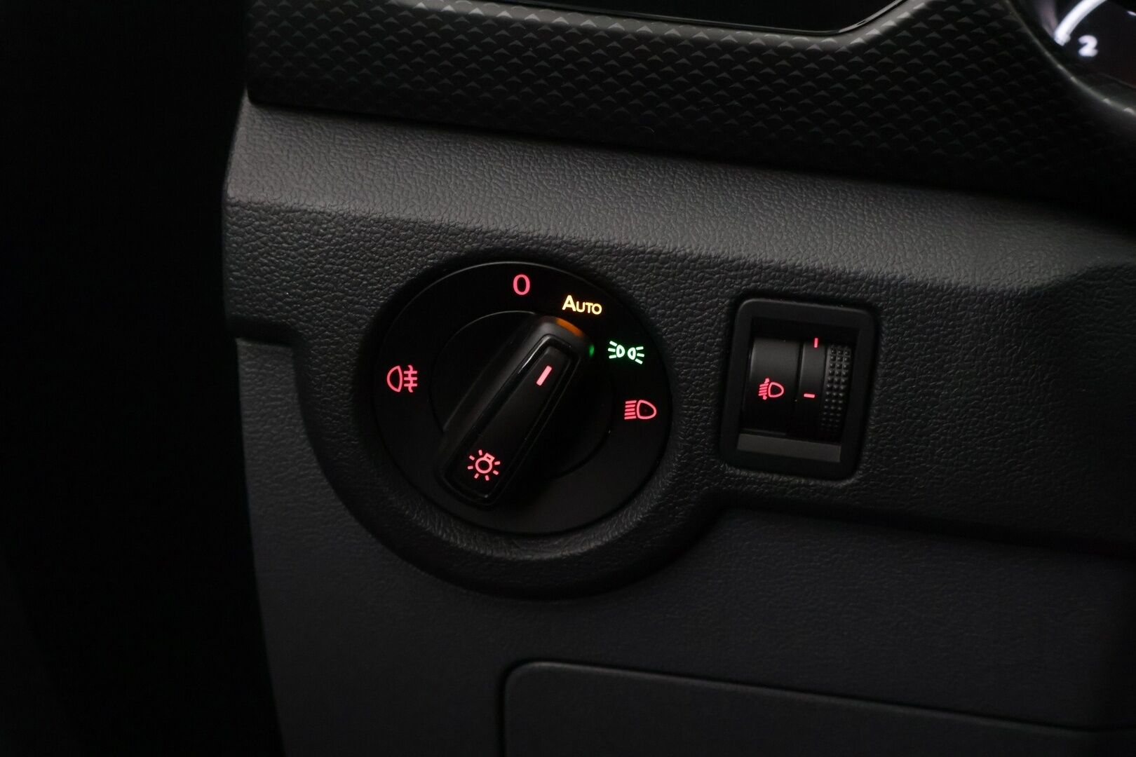Volkswagen T-Cross 2019 Style 1,0 TSI 70 kW (95 hv) - Tutkat / Lohko / Bliss / Kaistavahti / 2x vanteet*