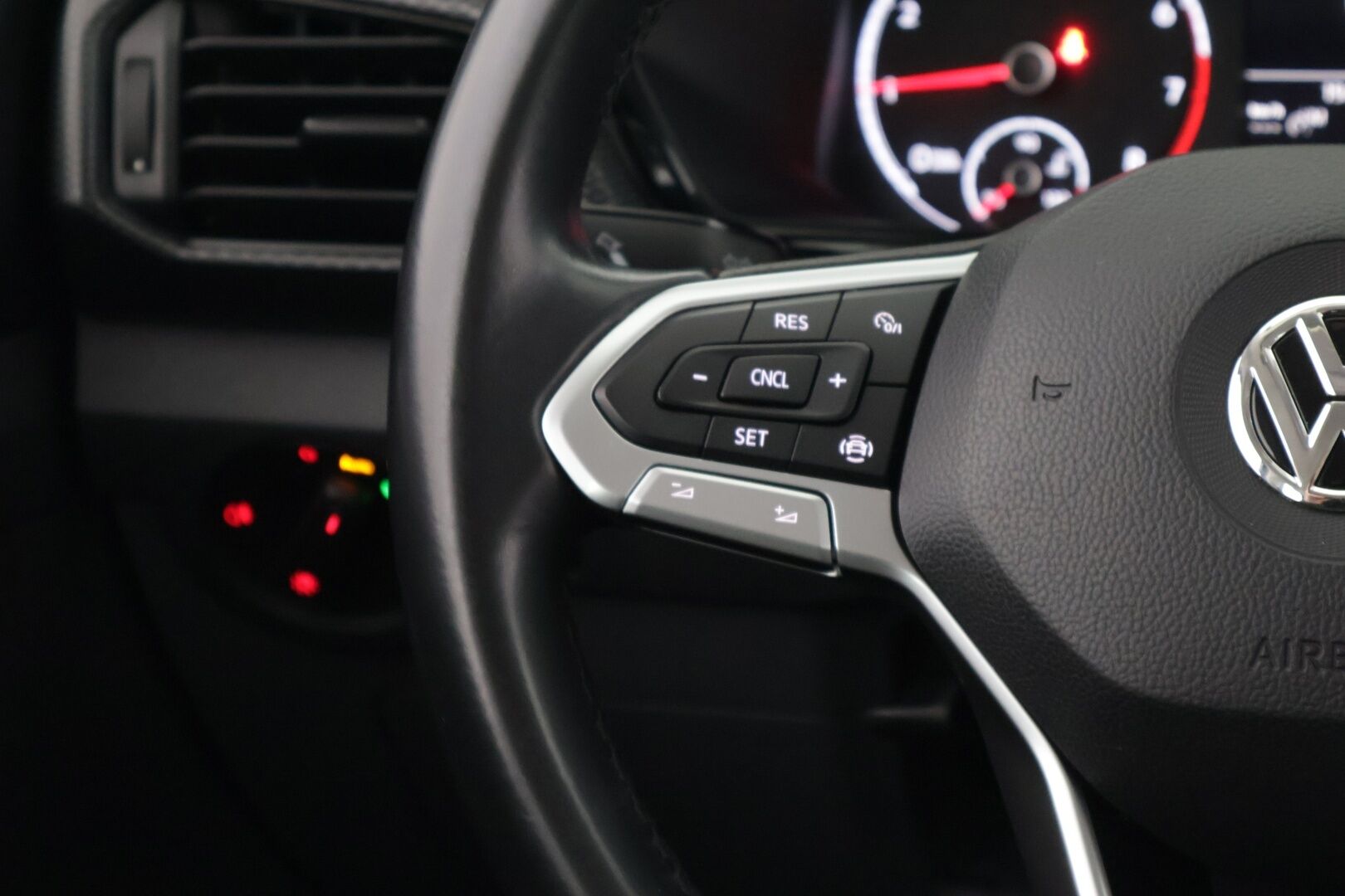 Volkswagen T-Cross 2019 Style 1,0 TSI 70 kW (95 hv) - Tutkat / Lohko / Bliss / Kaistavahti / 2x vanteet*