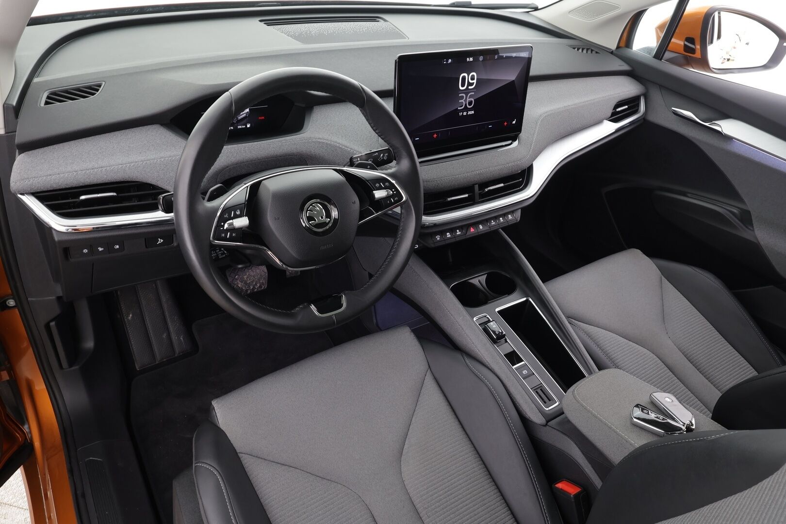 Skoda Enyaq 2024 Coupe 80 iV * ACC / P.kamera / Matrix LED / Koukku / ILP / Muistipenkki / Lasikatto / Puolinahat / KeylessGo / Sähköluukku * - 1.Om Suomi-auto / Akku kuntotarkastettu / Kahdet renkaat aluvanteilla 