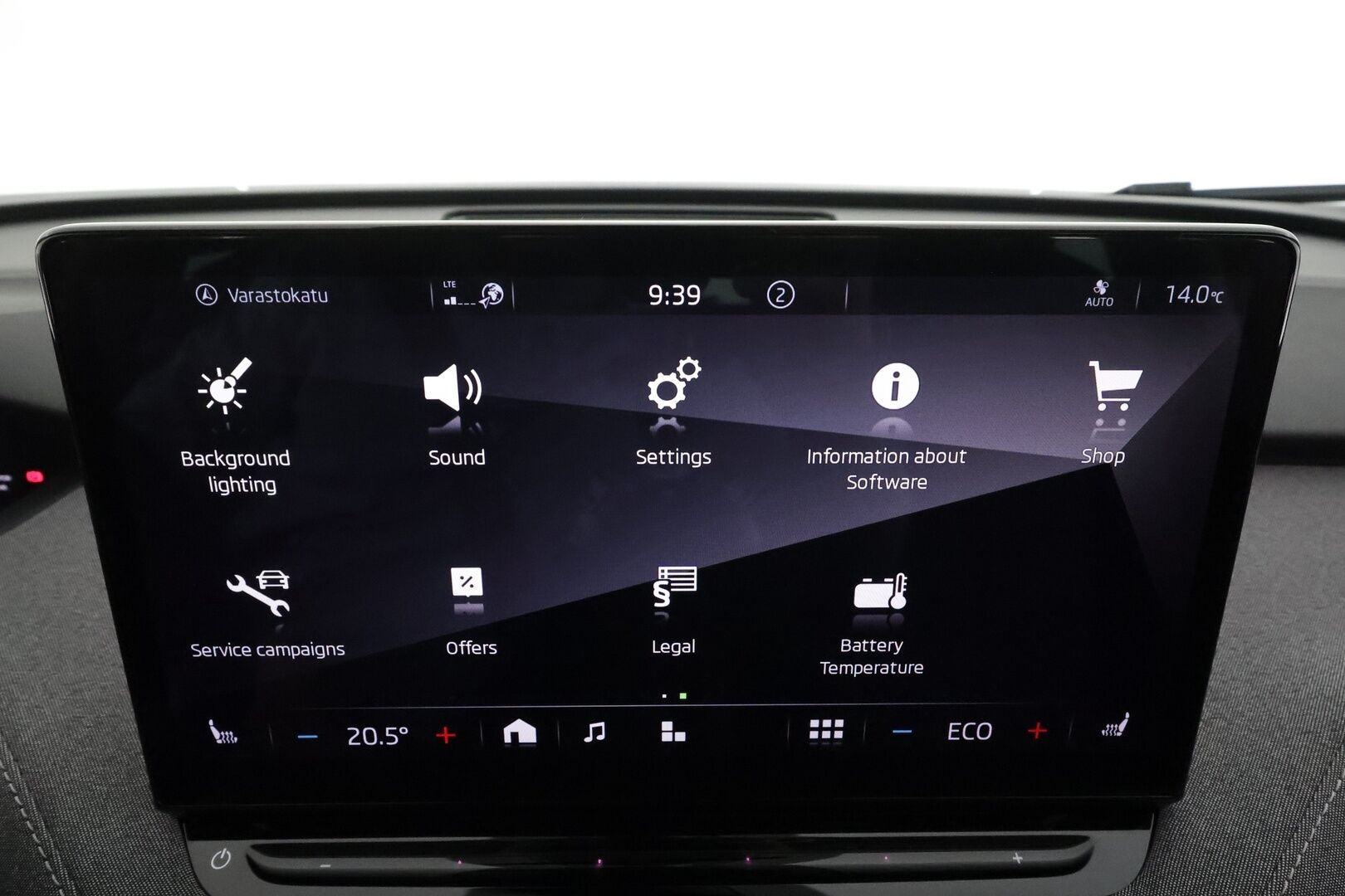 Skoda Enyaq 2024 Coupe 80 iV * ACC / P.kamera / Matrix LED / Koukku / ILP / Muistipenkki / Lasikatto / Puolinahat / KeylessGo / Sähköluukku * - 1.Om Suomi-auto / Akku kuntotarkastettu / Kahdet renkaat aluvanteilla 