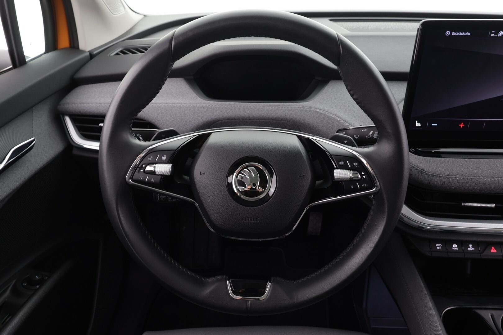 Skoda Enyaq 2024 Coupe 80 iV * ACC / P.kamera / Matrix LED / Koukku / ILP / Muistipenkki / Lasikatto / Puolinahat / KeylessGo / Sähköluukku * - 1.Om Suomi-auto / Akku kuntotarkastettu / Kahdet renkaat aluvanteilla 