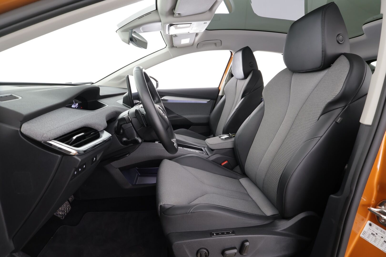 Skoda Enyaq 2024 Coupe 80 iV * ACC / P.kamera / Matrix LED / Koukku / ILP / Muistipenkki / Lasikatto / Puolinahat / KeylessGo / Sähköluukku * - 1.Om Suomi-auto / Akku kuntotarkastettu / Kahdet renkaat aluvanteilla 