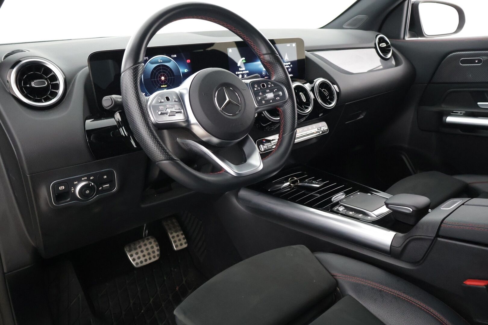Mercedes-Benz GLA 2021 250 e A Business AMG EQ Power - 3,99 % KORKOTARJOUS TÄHÄN AUTOON - Koukku / P-kamera / Sport-penkit / LED High Performance / P-tutkat