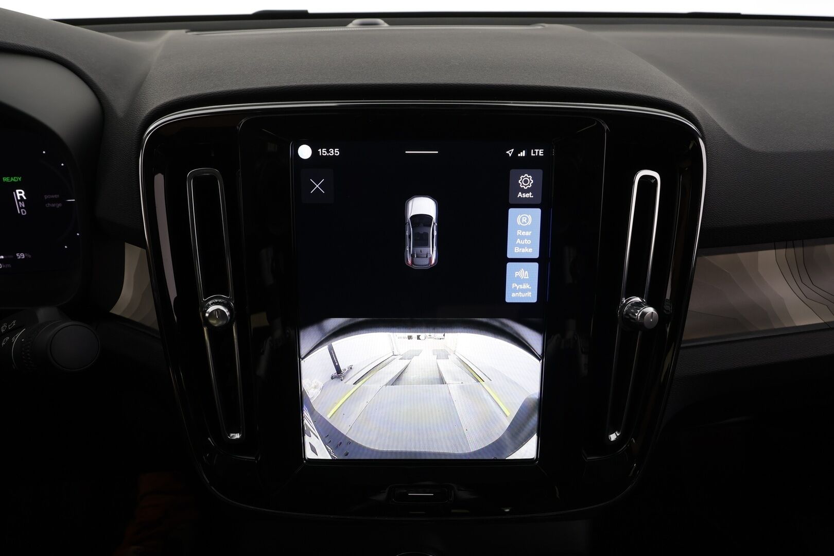 Volvo C40 2024 Recharge Single Plus Extended Range - | ACC | ILP | MY24 | Lasikatto | Sporttipenkit | Keyless | Pilot Assist | BLIS | CTA | LED | P.kamera | 2x renkaat aluin | Merkkihuollot | 
