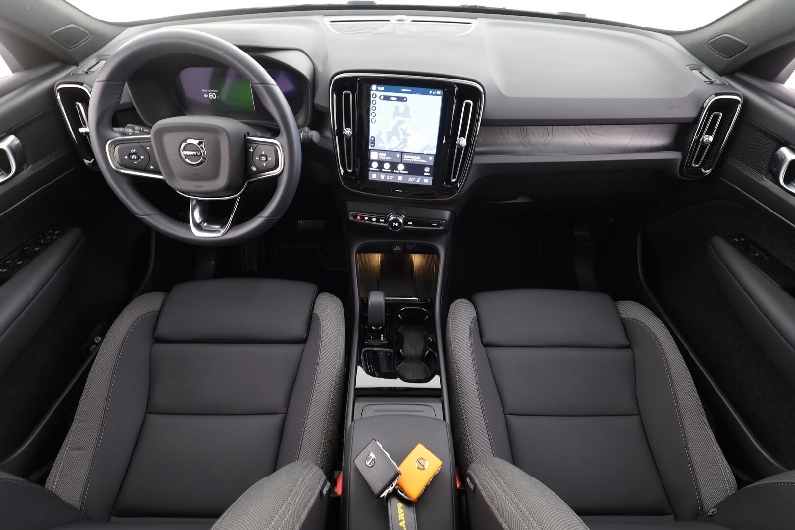 Volvo C40 2024 Recharge Single Plus Extended Range - | ACC | ILP | MY24 | Lasikatto | Sporttipenkit | Keyless | Pilot Assist | BLIS | CTA | LED | P.kamera | 2x renkaat aluin | Merkkihuollot | 