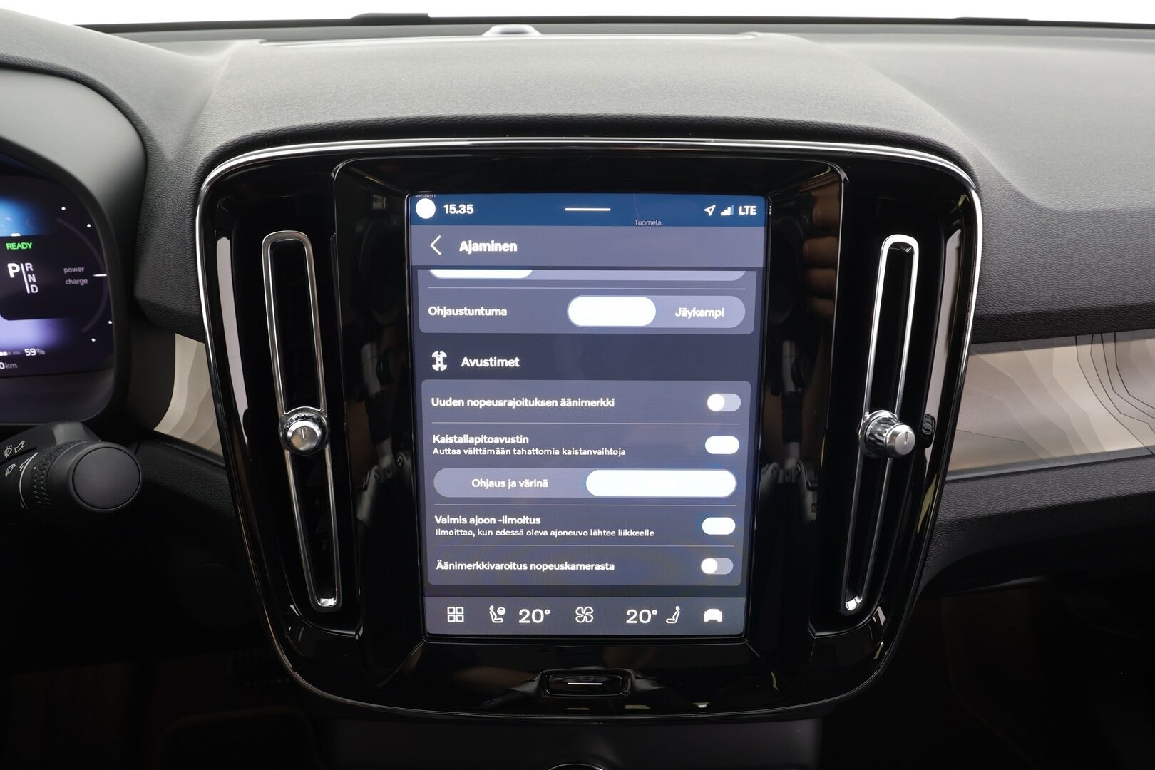 Volvo C40 2024 Recharge Single Plus Extended Range - | ACC | ILP | MY24 | Lasikatto | Sporttipenkit | Keyless | Pilot Assist | BLIS | CTA | LED | P.kamera | 2x renkaat aluin | Merkkihuollot | 