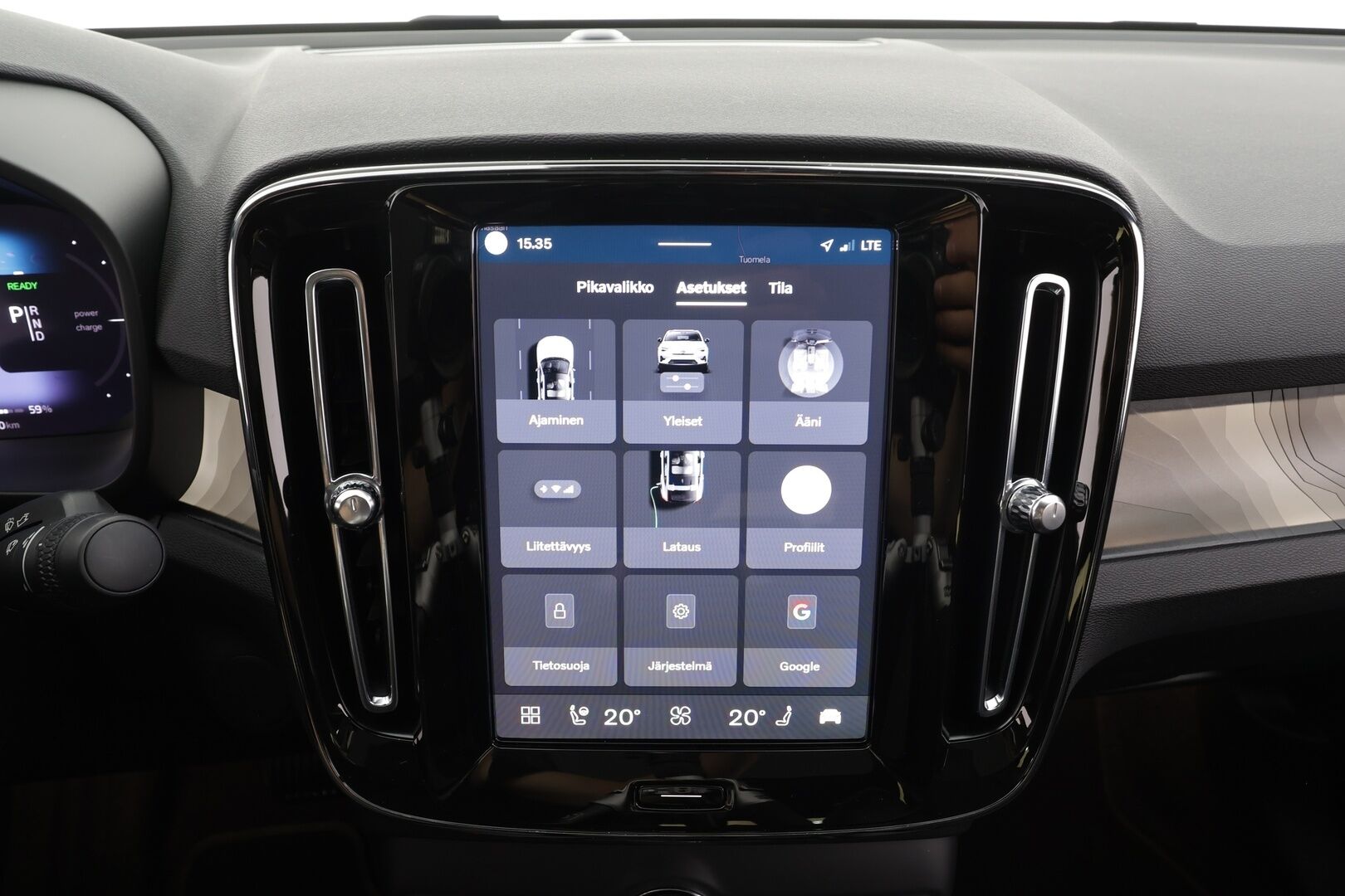 Volvo C40 2024 Recharge Single Plus Extended Range - | ACC | ILP | MY24 | Lasikatto | Sporttipenkit | Keyless | Pilot Assist | BLIS | CTA | LED | P.kamera | 2x renkaat aluin | Merkkihuollot | 