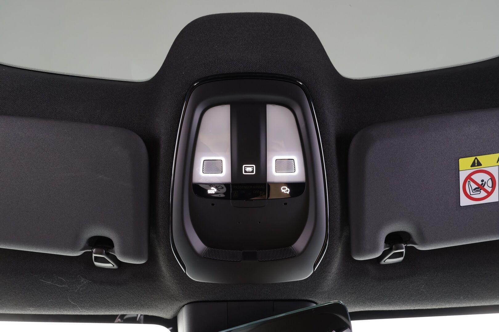 Volvo C40 2024 Recharge Single Plus Extended Range - | ACC | ILP | MY24 | Lasikatto | Sporttipenkit | Keyless | Pilot Assist | BLIS | CTA | LED | P.kamera | 2x renkaat aluin | Merkkihuollot | 