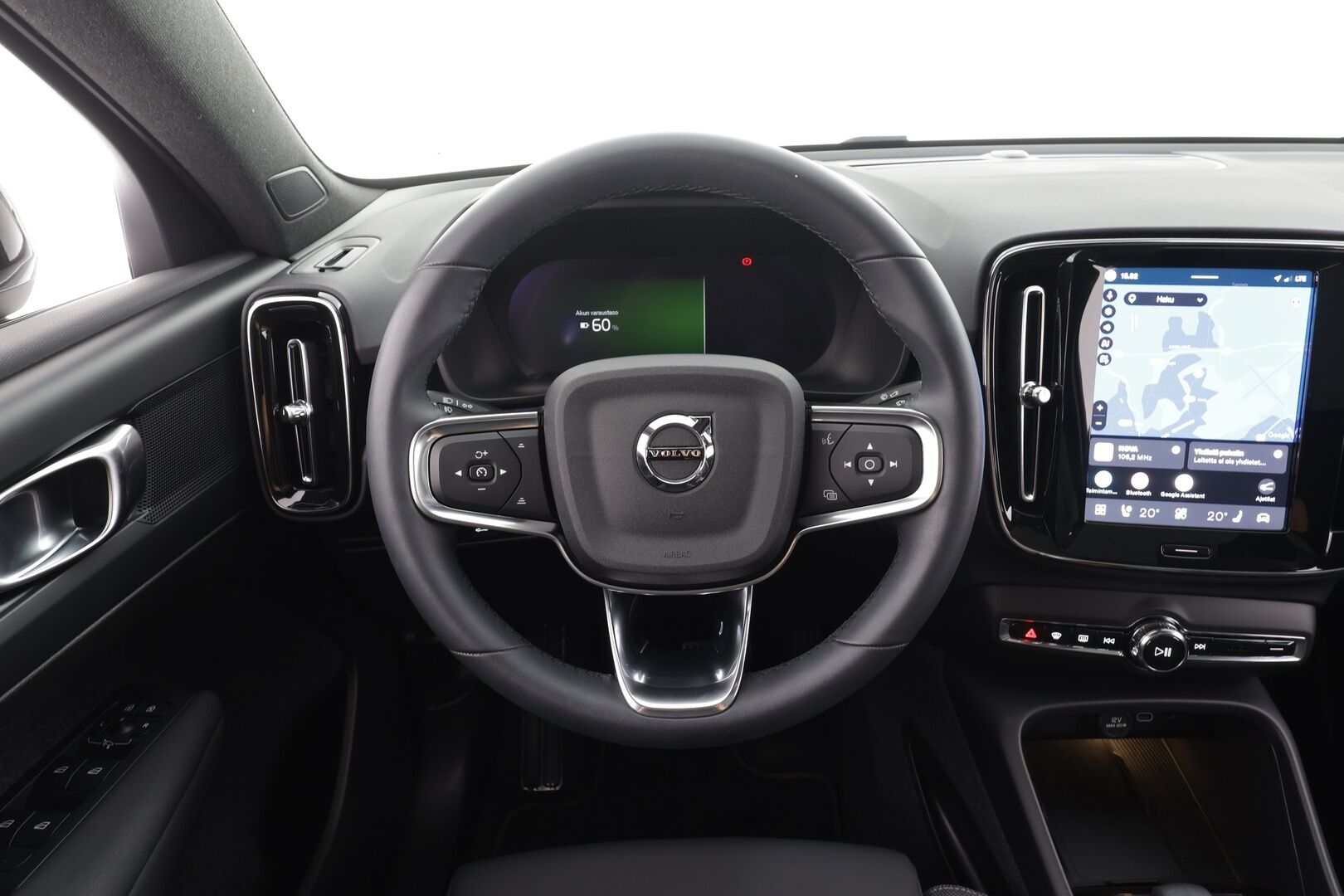 Volvo C40 2024 Recharge Single Plus Extended Range - | ACC | ILP | MY24 | Lasikatto | Sporttipenkit | Keyless | Pilot Assist | BLIS | CTA | LED | P.kamera | 2x renkaat aluin | Merkkihuollot | 