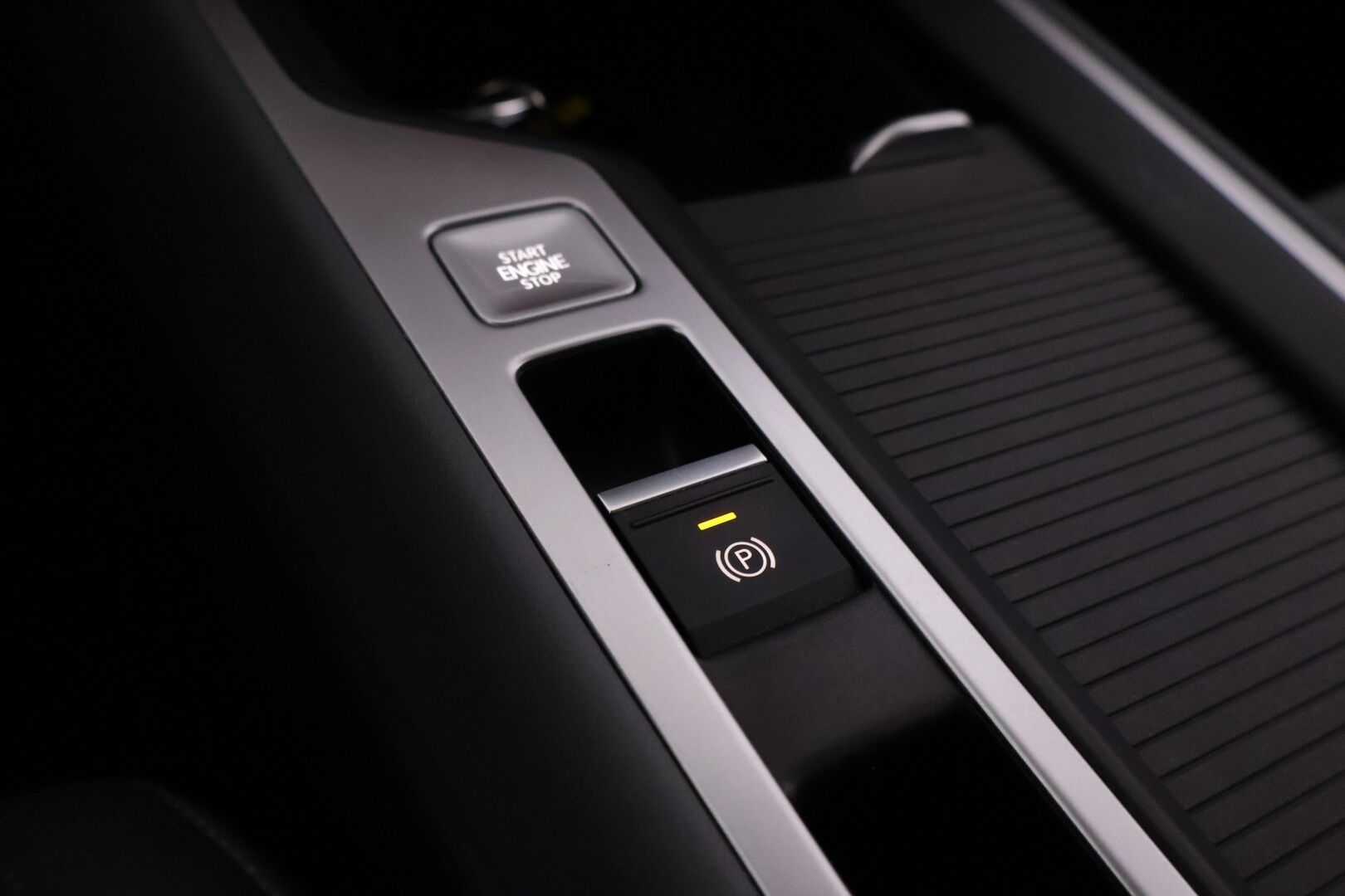 Volkswagen Passat 2024 Variant Comfort 1,5 eTSI 110 kW DSG-automaatti - | ACC | Webasto | Koukku | Peruutuskamera | LED-valot | Lane assist | Hierovat penkit | Suomi-auto |