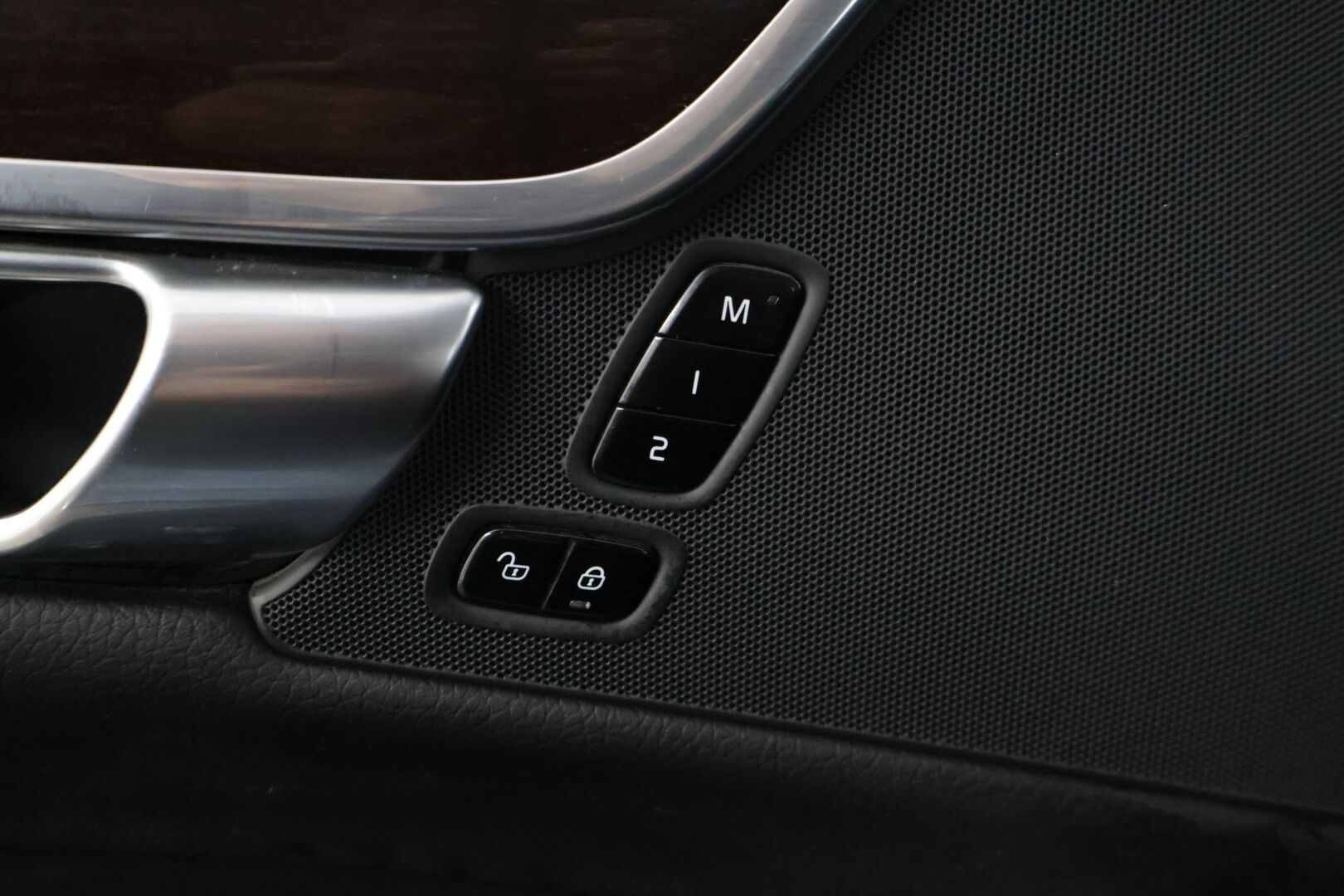 Volvo V90 2020 T8 TwE AWD Inscription aut * HUD / 360-Kamera / Webasto / Adapt. Vakkari / Koukku * - *Jakopää tehty 2025! / Todella hyvin varusteltu yksilö!