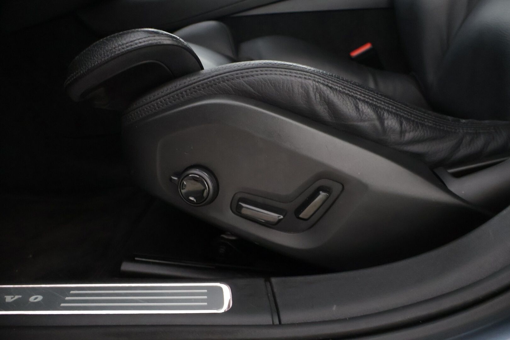 Volvo V90 2020 T8 TwE AWD Inscription aut * HUD / 360-Kamera / Webasto / Adapt. Vakkari / Koukku * - *Jakopää tehty 2025! / Todella hyvin varusteltu yksilö!