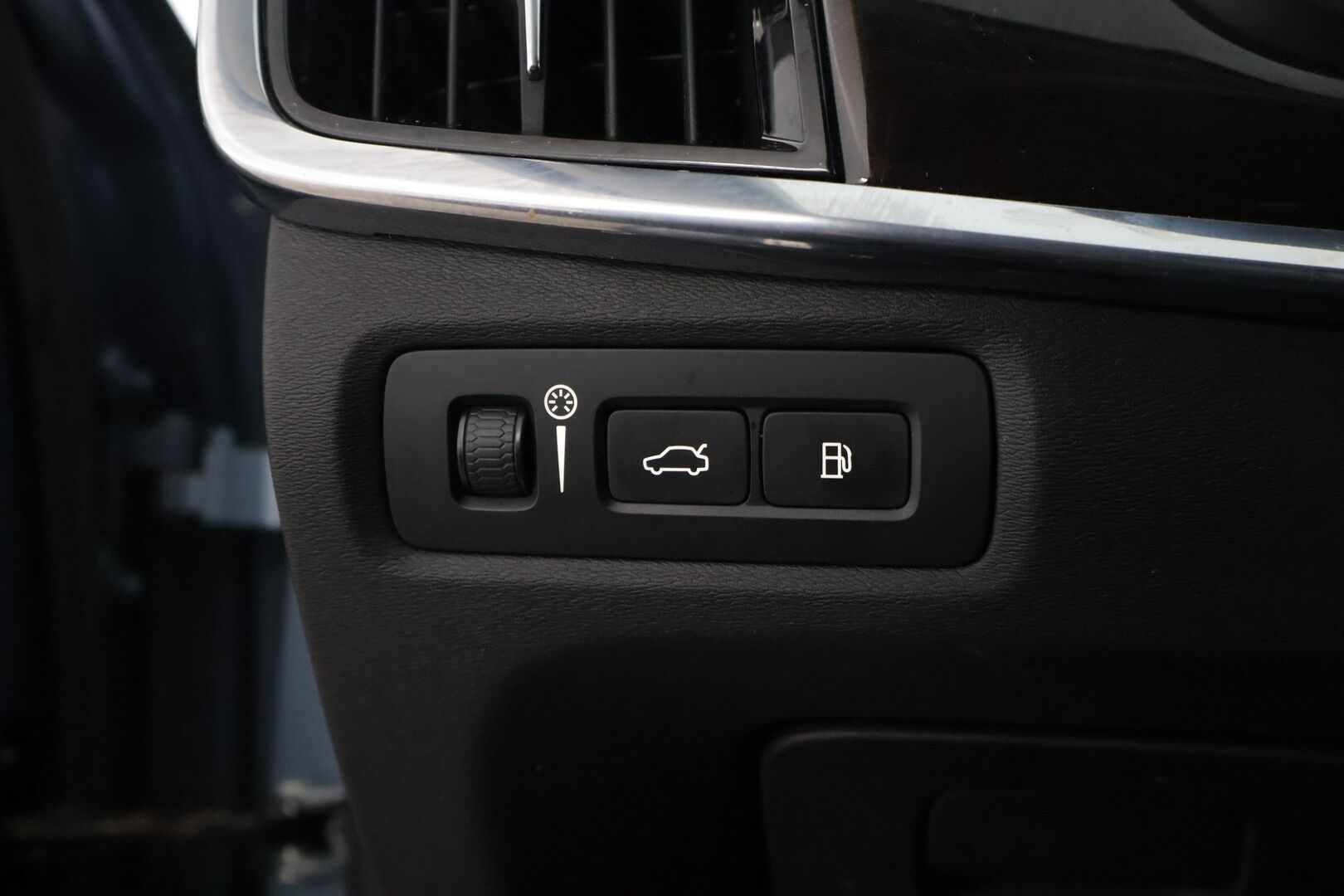 Volvo V90 2020 T8 TwE AWD Inscription aut * HUD / 360-Kamera / Webasto / Adapt. Vakkari / Koukku * - *Jakopää tehty 2025! / Todella hyvin varusteltu yksilö!