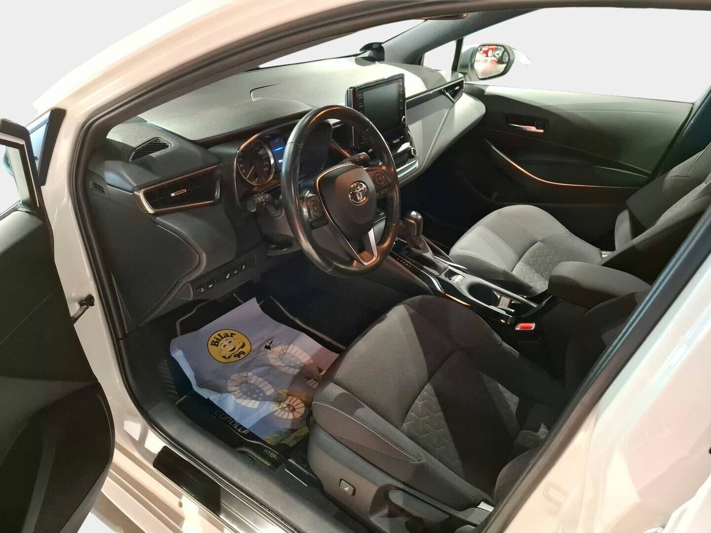 TOYOTA COROLLA 2019 Touring Sports 1,8 Hybrid - Adapt.Vakkari | Peruutuskamera | LED | Ratinlämmitin | Lohko | Mirrorlink | SAAPUMASSA TOIMIPISTEELLE 