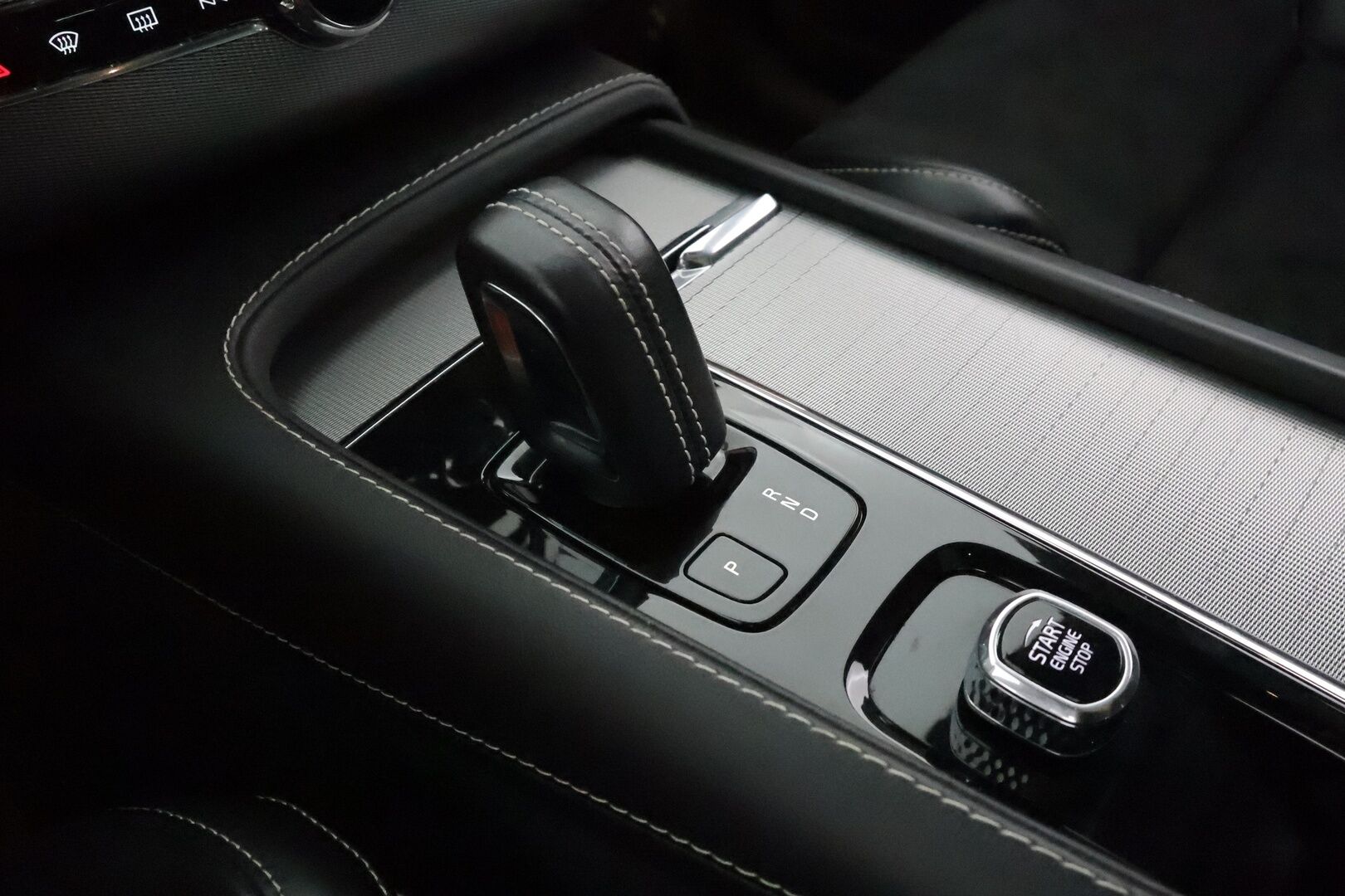 Volvo XC90 2022 T8 AWD Long Range High Performance R-Design aut **H&K / Panorama / HUD / ACC / Full-LED / 360° / Sportpenkit Muistilla** - Juuri tullut Helsinkiin! / Akku kuntotarkastettu / Kahdet Renkaat / Merkkihuollettu - HULLUT JOULUT KORKOTARJOUS 2,49% 