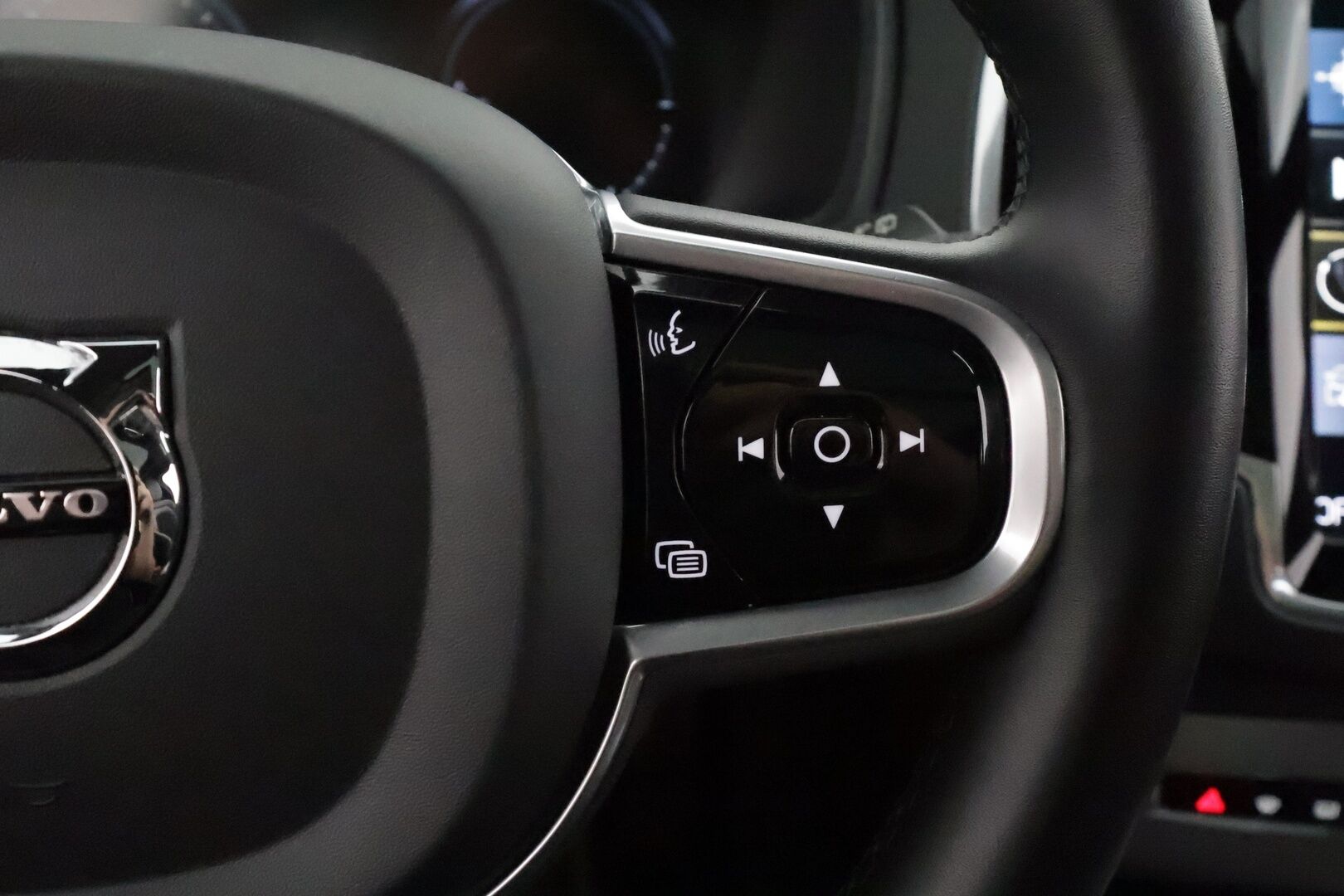 Volvo XC90 2022 T8 AWD Long Range High Performance R-Design aut **H&K / Panorama / HUD / ACC / Full-LED / 360° / Sportpenkit Muistilla** - Juuri tullut Helsinkiin! / Akku kuntotarkastettu / Kahdet Renkaat / Merkkihuollettu - HULLUT JOULUT KORKOTARJOUS 2,49% 