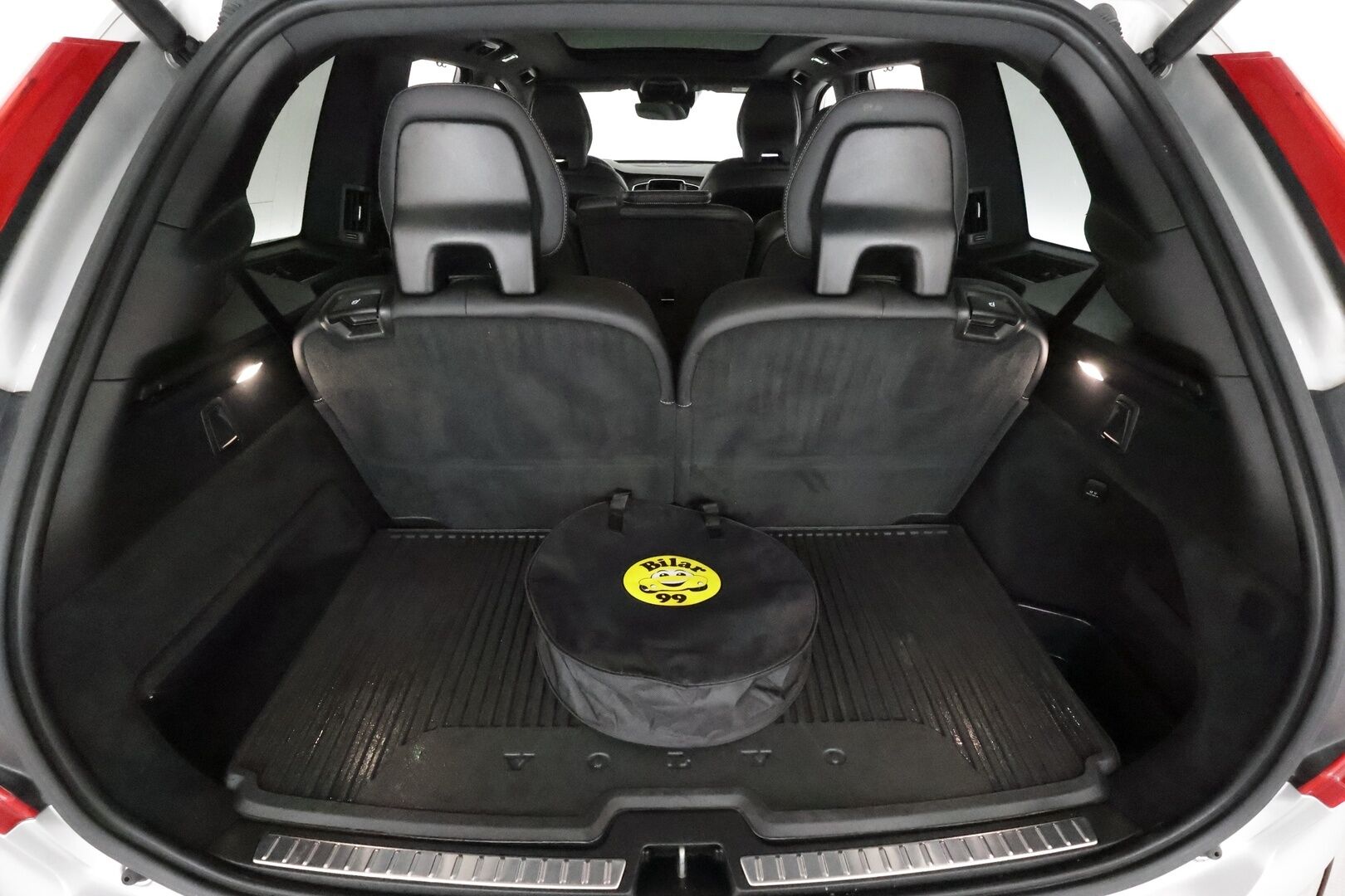Volvo XC90 2022 T8 AWD Long Range High Performance R-Design aut **H&K / Panorama / HUD / ACC / Full-LED / 360° / Sportpenkit Muistilla** - 2,99 % KORKOTARJOUS TÄHÄN AUTOON 21.9. ASTI! - Akku kuntotarkastettu / Kahdet Renkaat / Merkkihuollettu! /  **HUIPPU KAMOILLA**