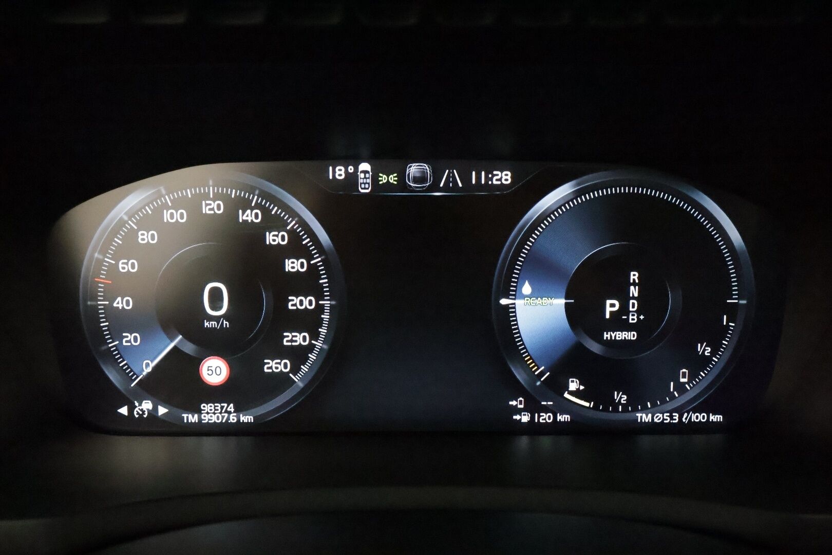 Volvo XC90 2022 T8 AWD Long Range High Performance R-Design aut **H&K / Panorama / HUD / ACC / Full-LED / 360° / Sportpenkit Muistilla** - 2,99 % KORKOTARJOUS TÄHÄN AUTOON 21.9. ASTI! - Akku kuntotarkastettu / Kahdet Renkaat / Merkkihuollettu! /  **HUIPPU KAMOILLA**