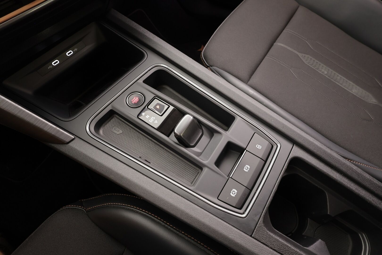 Cupra Formentor 2022 1.4 PHEV 150 kW e-HYBRID DSG - | ACC | LED | P.Kamera | Puolinahat | Ratinlämmitys | Digimittaristo | keyless | Apple&Android | Kahdet Renkaat | Koti & Kauppalaturi |