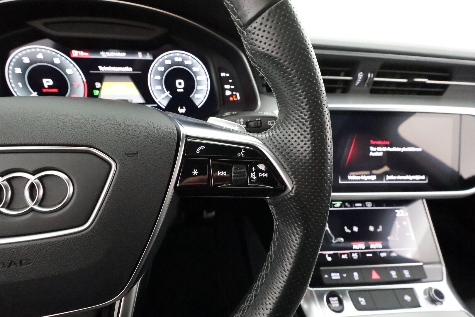 Audi A6 2021 Avant Business Sport 55 TFSI e quattro S-tronic Electrified Edition * S-Line / ACC / Matrix / Koukku / Nahkasisusta * - Digimittaristo / P.Kamera / Panorama / 2x Latauskaapelit / Kahdet renkaat aluvanteilla
