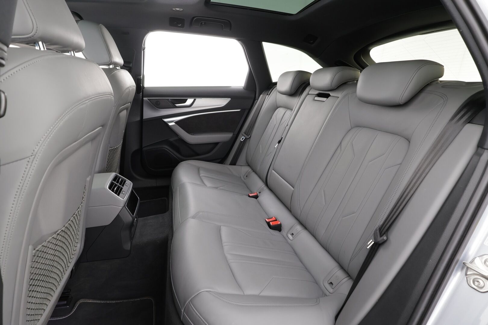 Audi A6 2021 Avant Business Sport 55 TFSI e quattro S-tronic Electrified Edition * ACC / Matrix / Koukku / P.Kamera / Sportpenkki Muistilla * - Panorama / 2x Latauskaapelit / Kahdet renkaat aluvanteilla