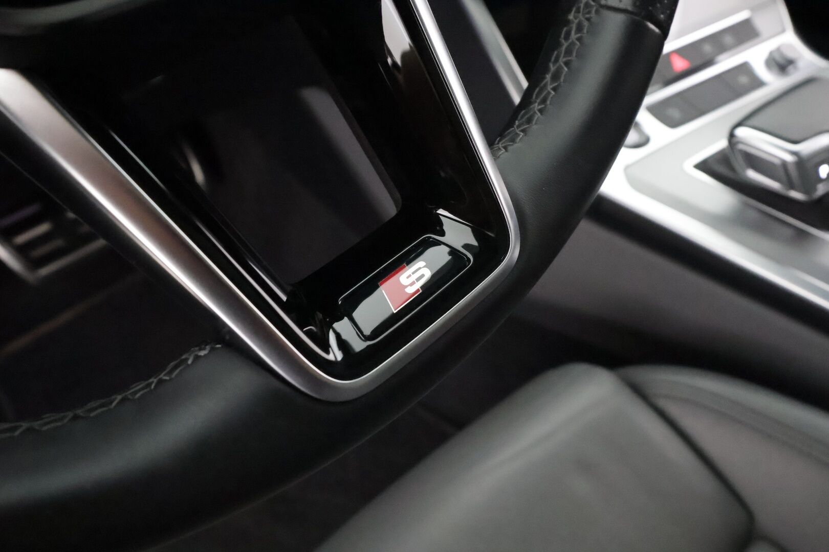 Audi A6 2021 Avant Business Sport 55 TFSI e quattro S-tronic Electrified Edition * S-Line / ACC / Matrix / Koukku / Nahkasisusta * - Digimittaristo / P.Kamera / Panorama / 2x Latauskaapelit / Kahdet renkaat aluvanteilla
