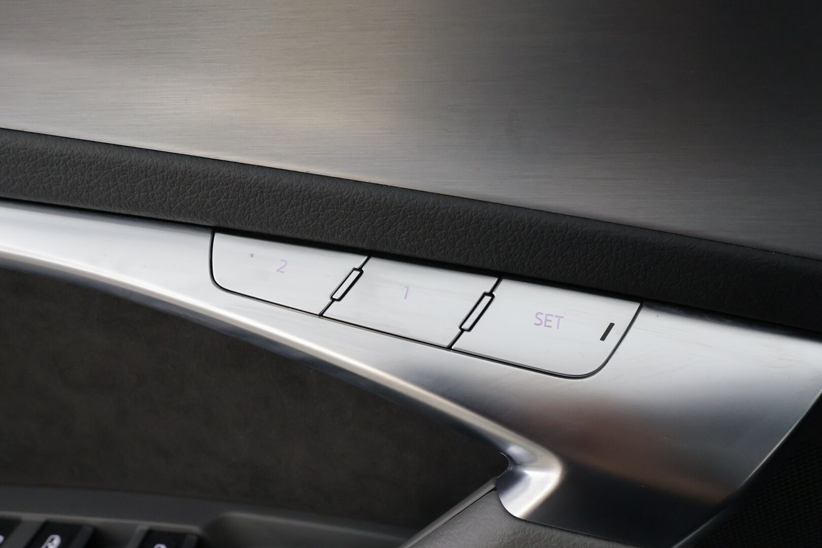 Audi A6 2021 Avant Business Sport 55 TFSI e quattro S-tronic Electrified Edition * S-Line / ACC / Matrix / Koukku / Nahkasisusta * - Digimittaristo / P.Kamera / Panorama / 2x Latauskaapelit / Kahdet renkaat aluvanteilla