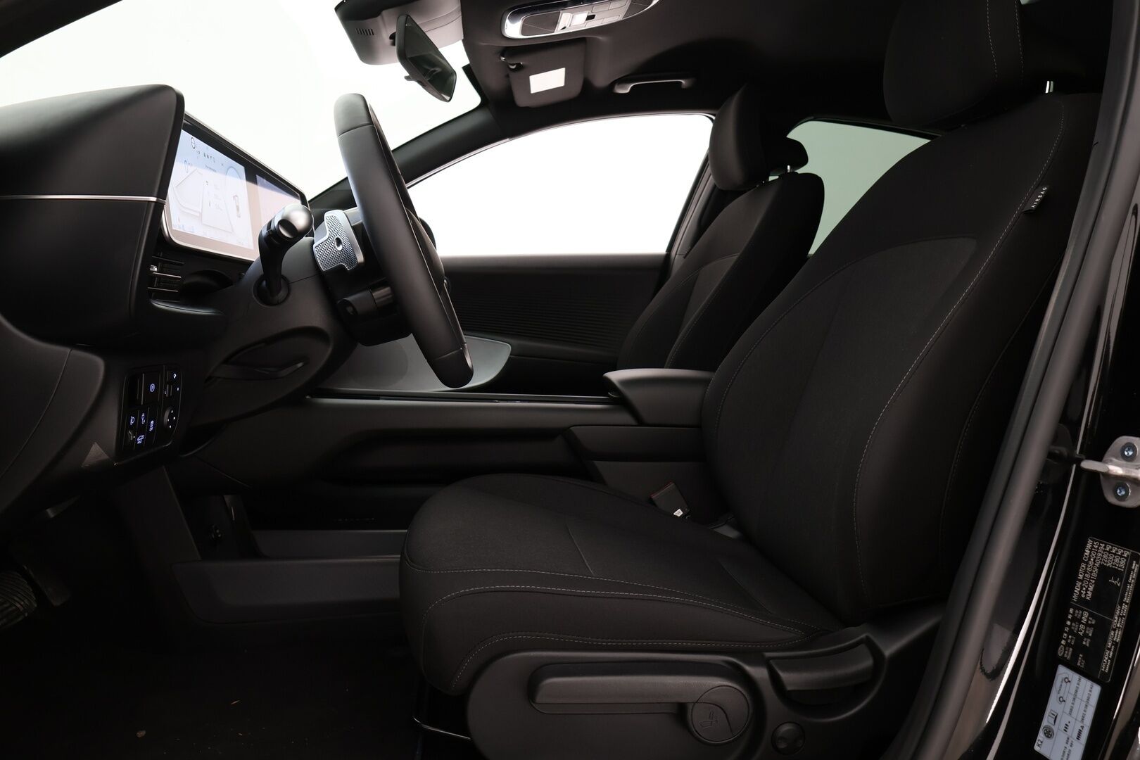 HYUNDAI IONIQ 6 2023 53kWh RWD - Adapt.Vakkari | Peruutuskamera | Lane Assist | Sähköluukku | KeylessGo | Apple&Android | Kahdet renkaat vanteineen