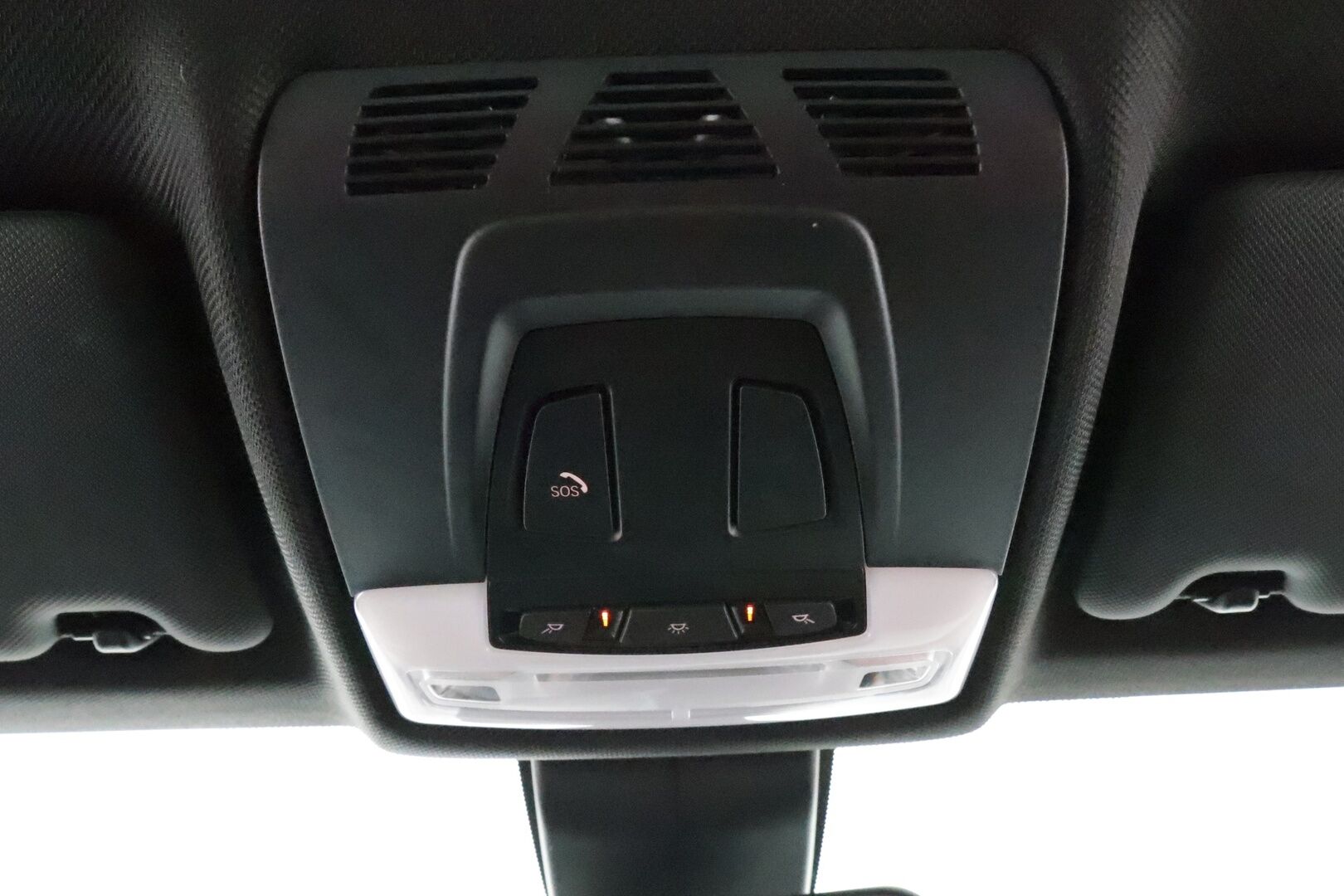 BMW 330 2018 F30 Sedan 330e A Business M Sport - Punaiset sporttinahat / HUD / P-kamera / Muistipenkki / LED-valot / Navi 