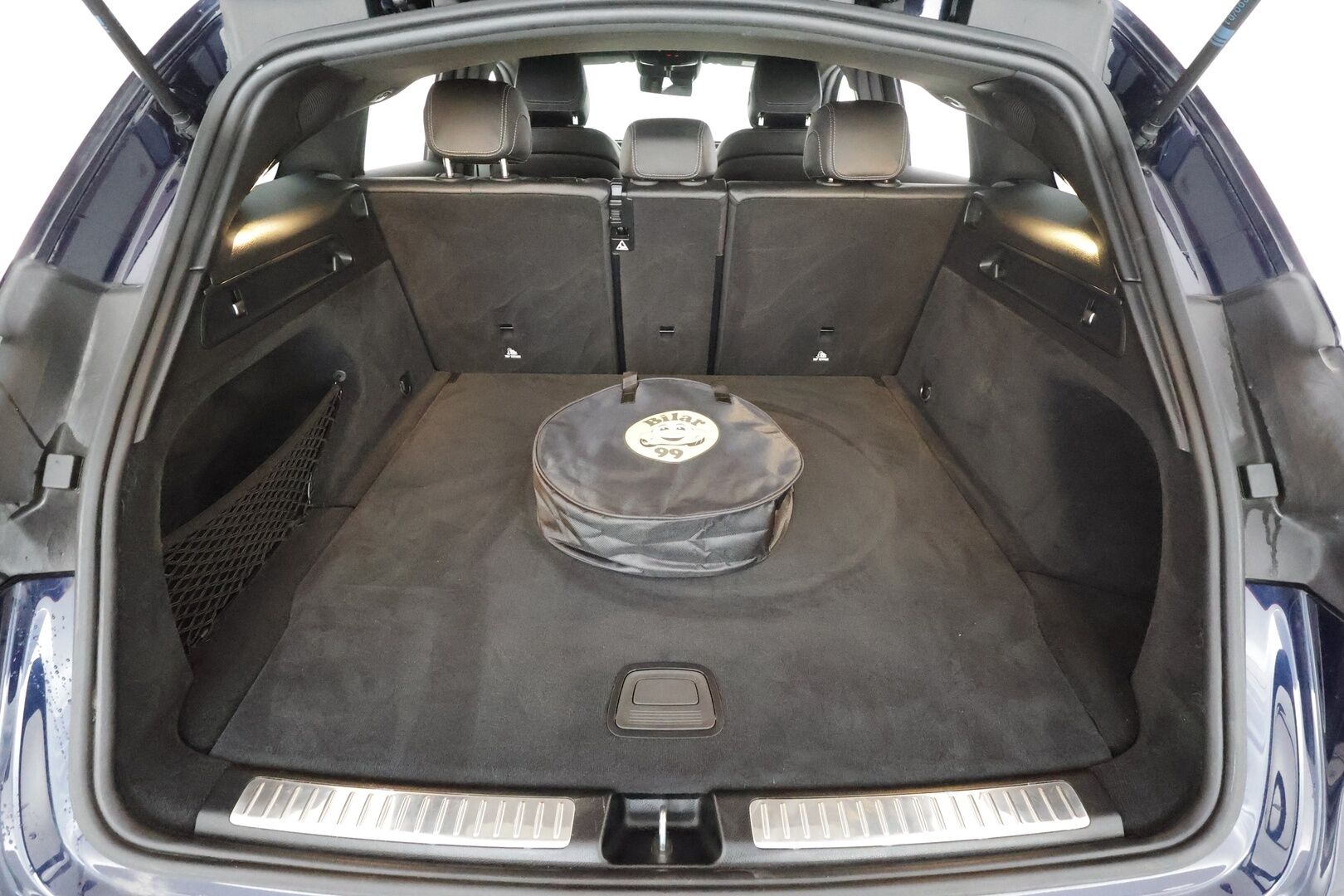 MERCEDES-BENZ EQC 2022 400 4Matic * Distronic+ / 360° / DTR+Q / Koukku / Multibeam / Navi / Midline / KeylessGo / Sporttinahat * - Akku kuntotarkastettu