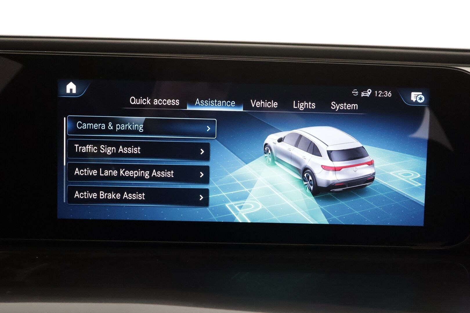 MERCEDES-BENZ EQC 2022 400 4Matic * Distronic+ / 360° / DTR+Q / Koukku / Multibeam / Navi / Midline / KeylessGo / Sporttinahat * - Akku kuntotarkastettu