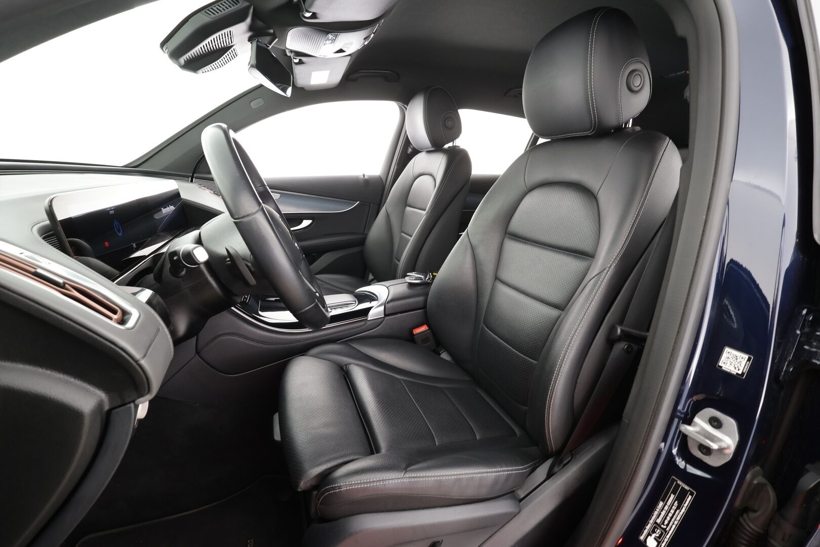 MERCEDES-BENZ EQC 2022 400 4Matic * Distronic+ / 360° / DTR+Q / Koukku / Multibeam / Navi / Midline / KeylessGo / Sporttinahat * - Akku kuntotarkastettu