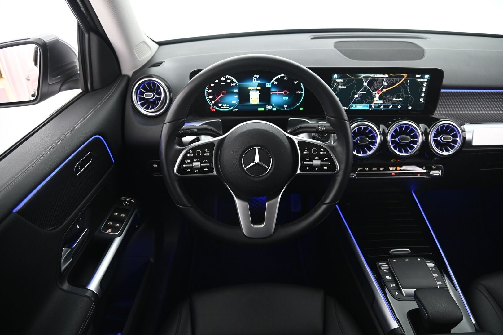 MERCEDES-BENZ EQB 2023 300 4MATIC Business - 3,99 % KORKOTARJOUS TÄHÄN AUTOON - DTR+/ Peruutuskamera / DC-lataus / Hierovat etupenkit / 